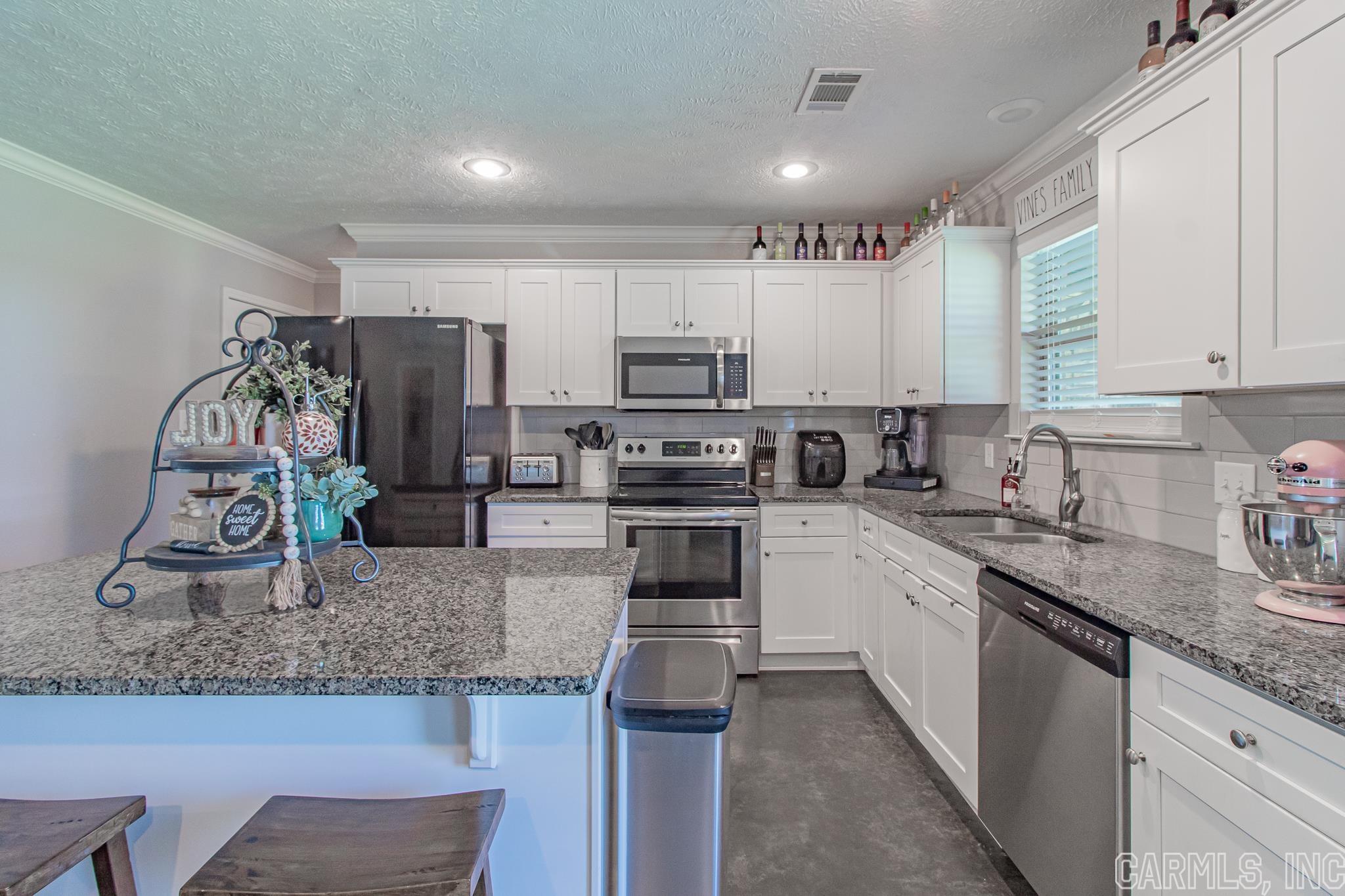 SAGEBRUSH COVE - Residential