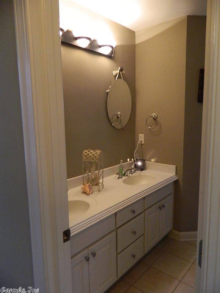 COUNTRY CLUB OF ARK THE - Residential