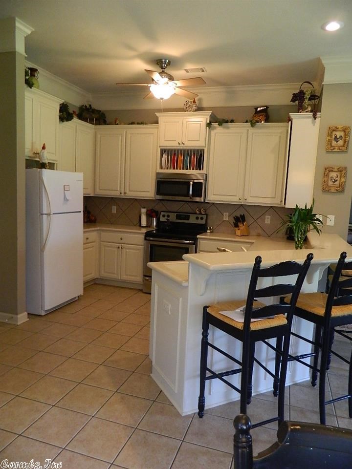 COUNTRY CLUB OF ARK THE - Residential