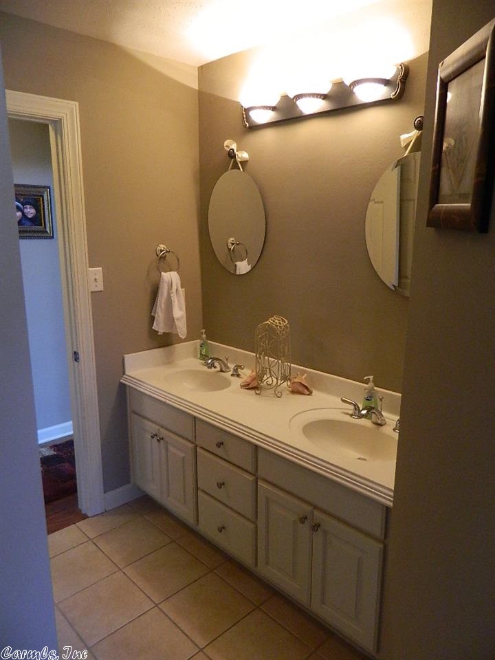 COUNTRY CLUB OF ARK THE - Residential