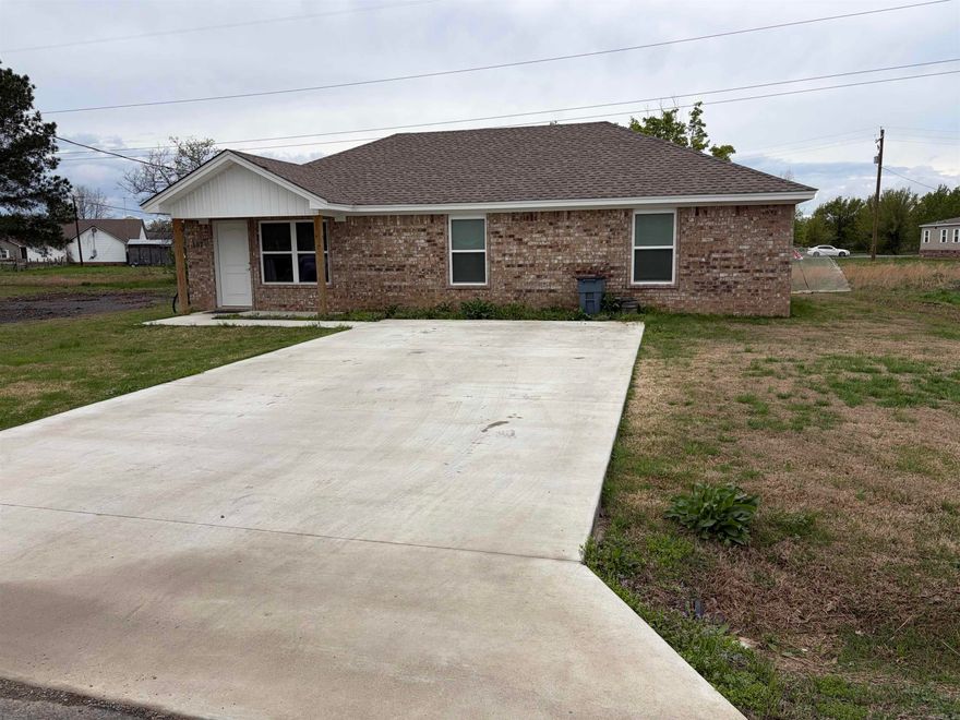 ----2025 BUILT BRICK HOME FOR $169,900---- This all brick on has granite counter tops in the kitchen and bath rm. The home has luxury vinyl throughout. Great starter home.
