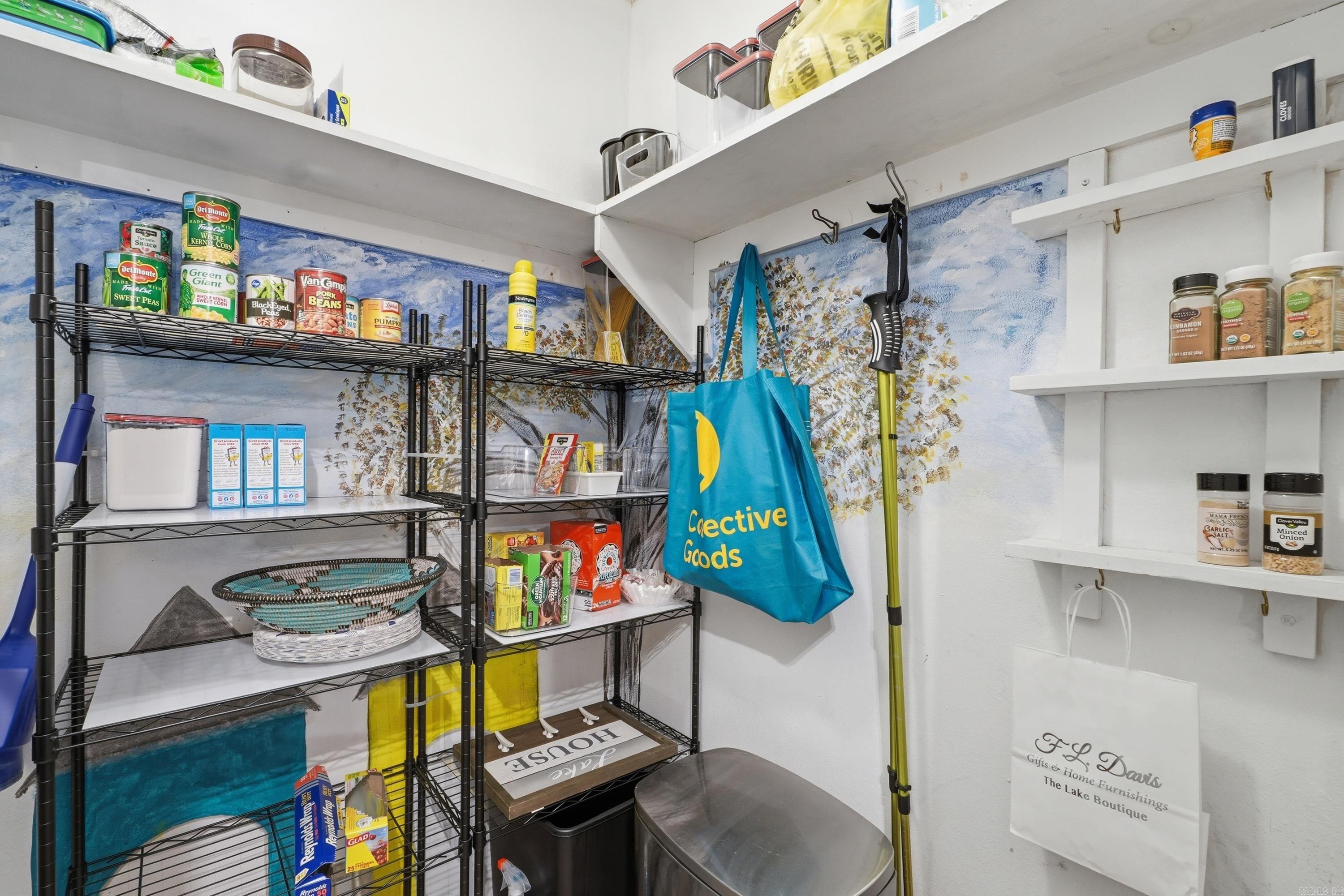 LAKEWOOD HILLS CONDO - Residential