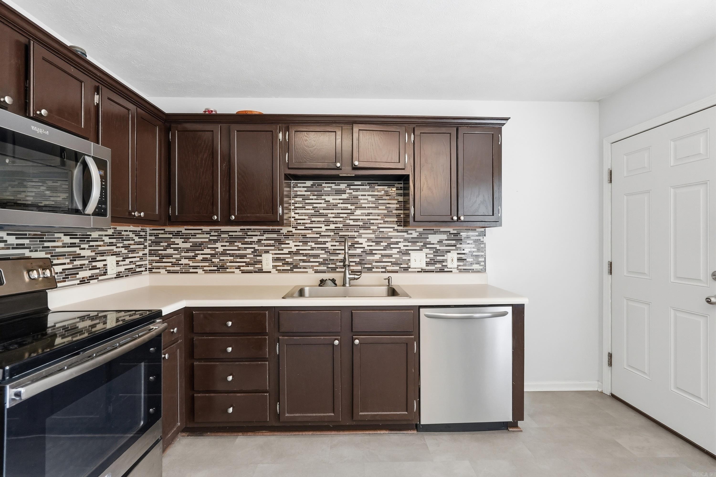 THE FALLS - Residential