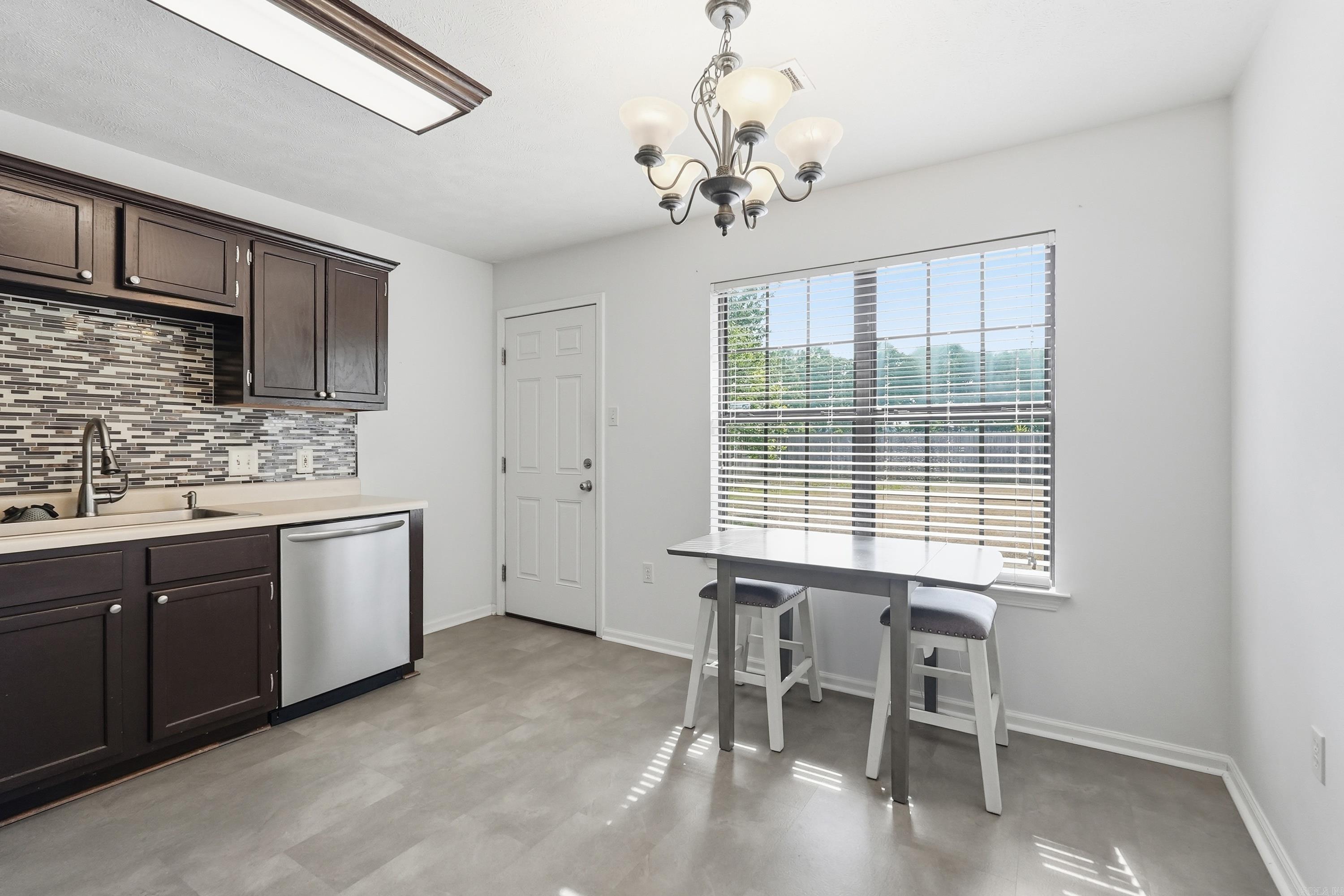 THE FALLS - Residential