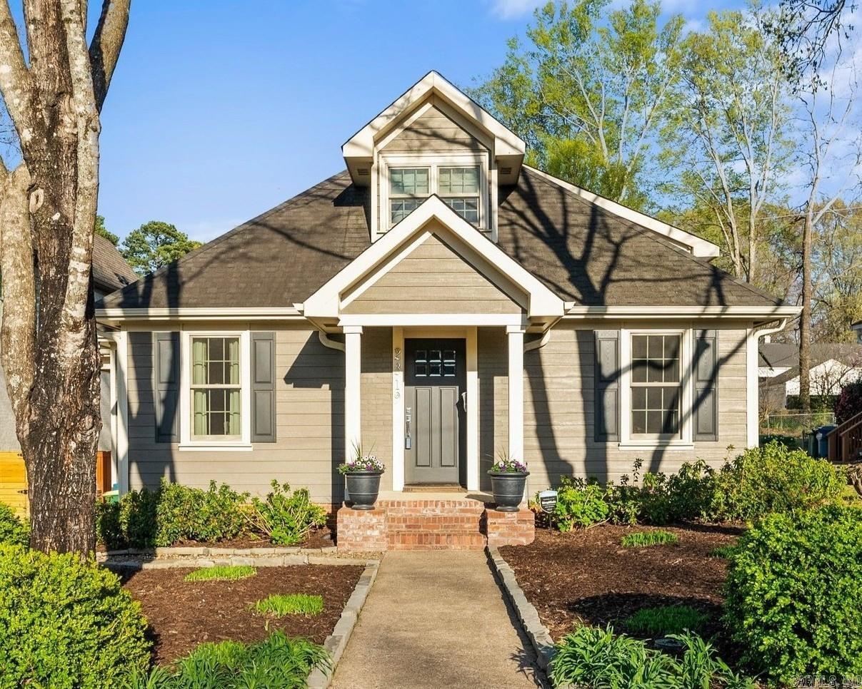 Spectacular renovated craftsman home! Beautiful street appeal and fabulous floor plan. The perfect combination of charm and sophisticated modern amenities. Spacious family living space that flows into formal dining and gorgeous chef's kitchen with high end appliances and custom cabinetry. Inviting family den/media. Main Level: Luxurious primary suite with his/her walk in and spa inspired bath. Guest bedroom with adjacent full bath. Large laundry w/ storage. Upstairs: Large guest bedroom suite with reading nook and open home office/study space. Truly outstanding for family living and entertaining - indoors and out. Nice covered terrace overlooking pristine landscape. One car attached garage with additional parking pad. Fabulous location easy walking distance to Heights fine dining and shopping.