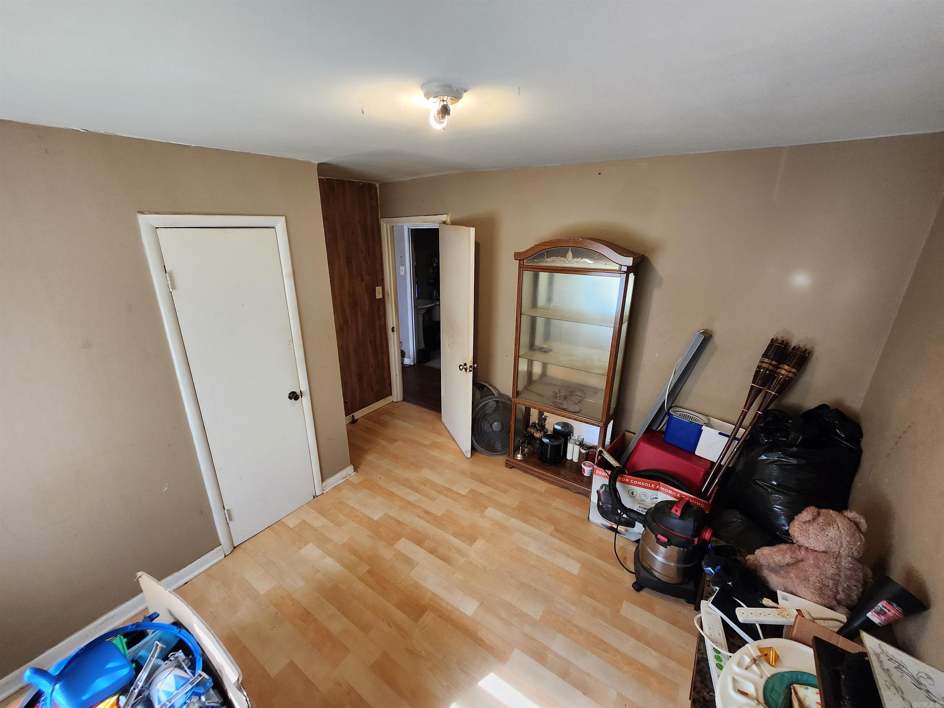 WAKEFIELD VILLAGE - Residential