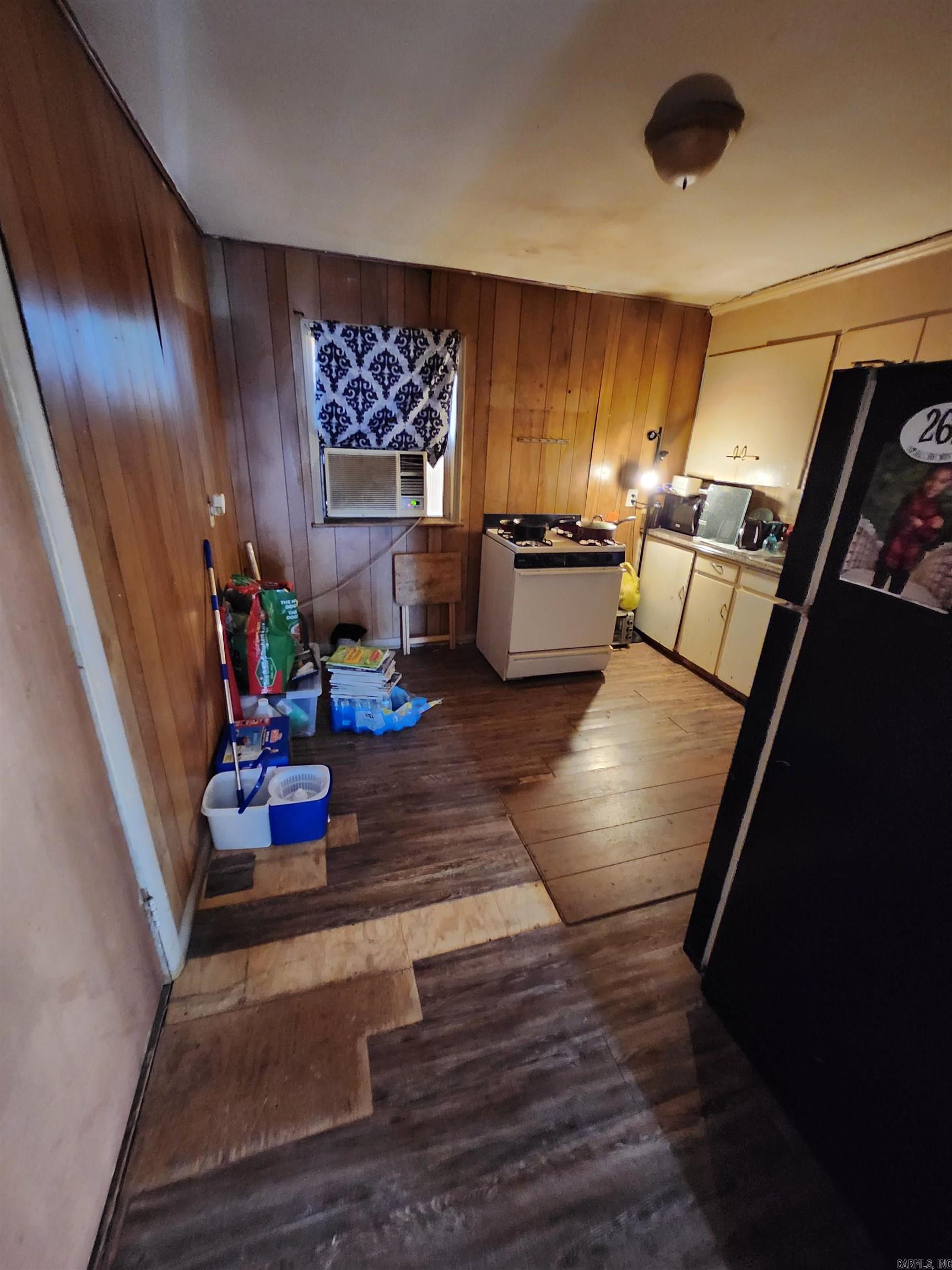 WAKEFIELD VILLAGE - Residential