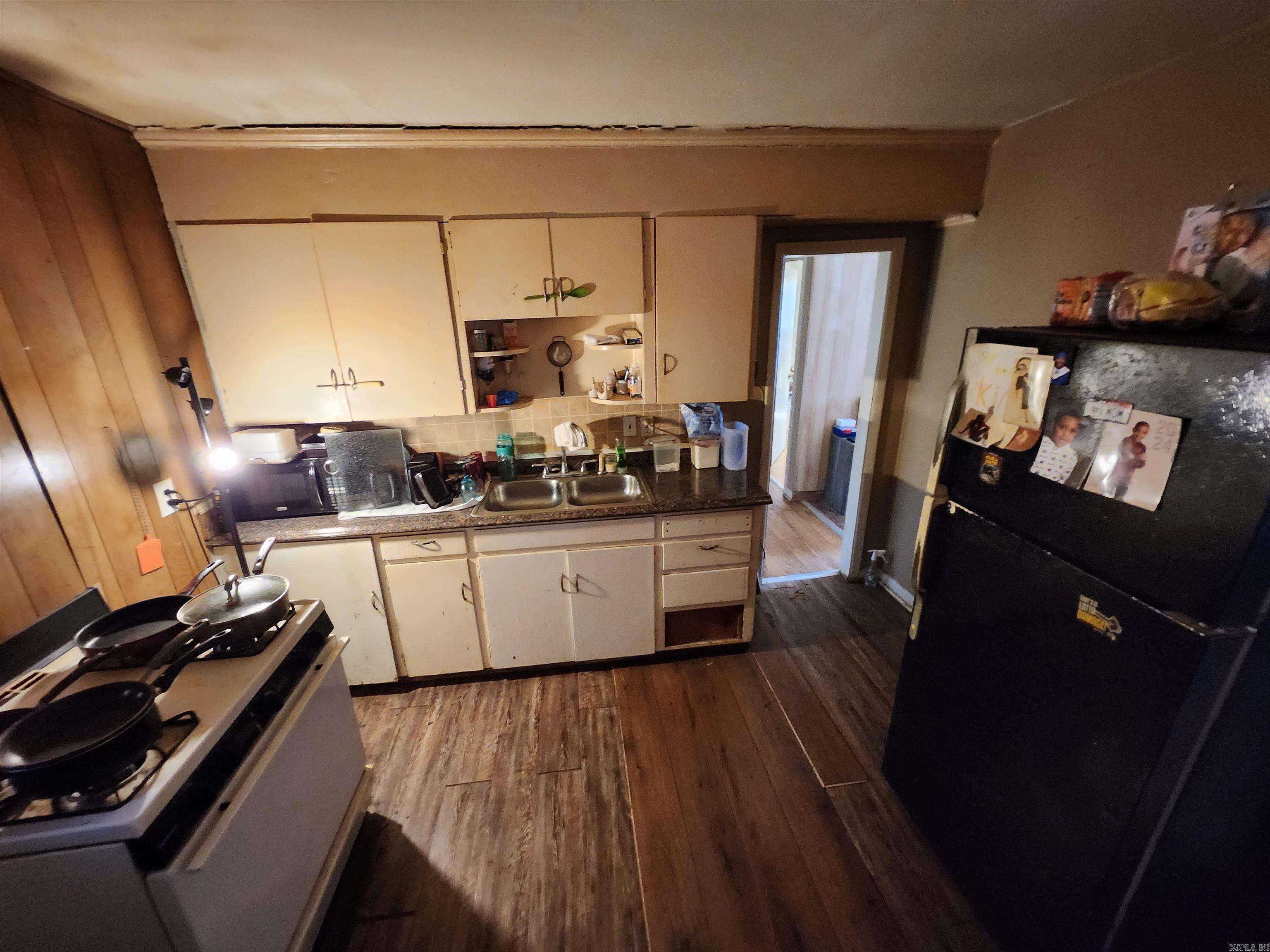 WAKEFIELD VILLAGE - Residential