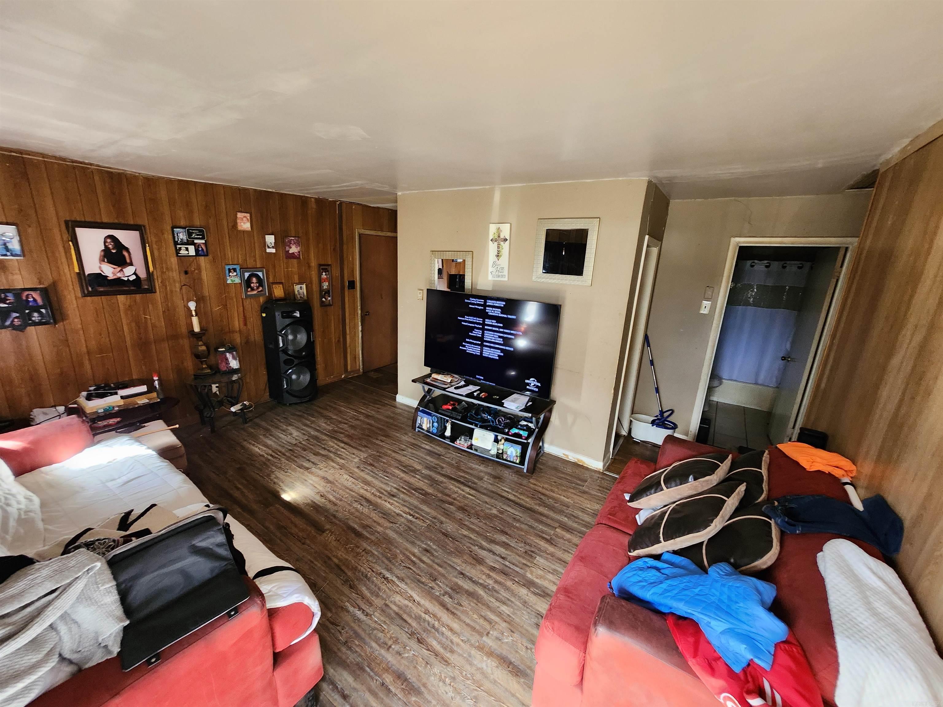 WAKEFIELD VILLAGE - Residential