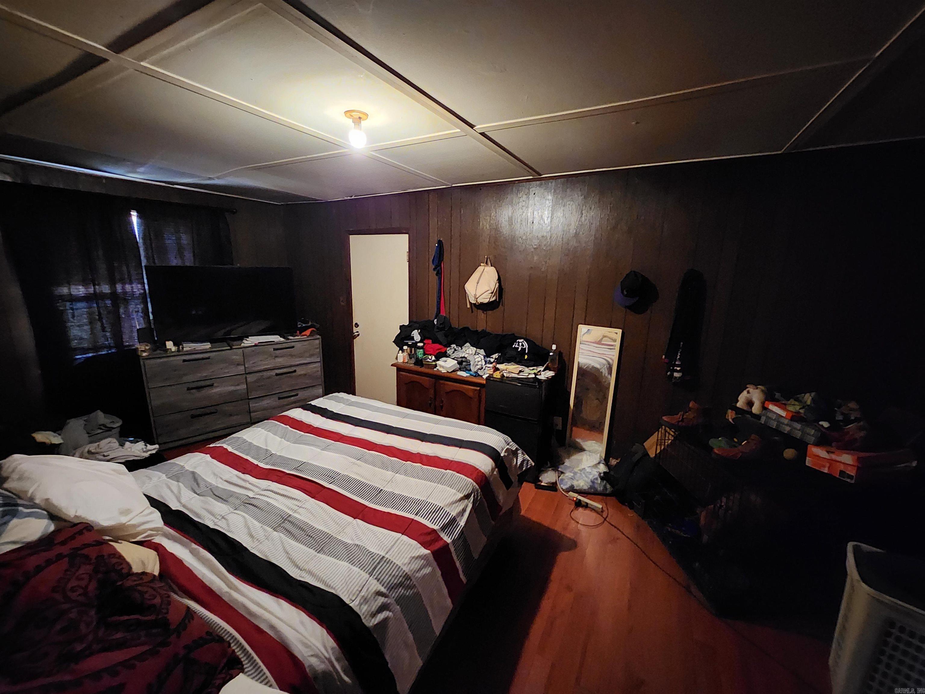 WAKEFIELD VILLAGE - Residential