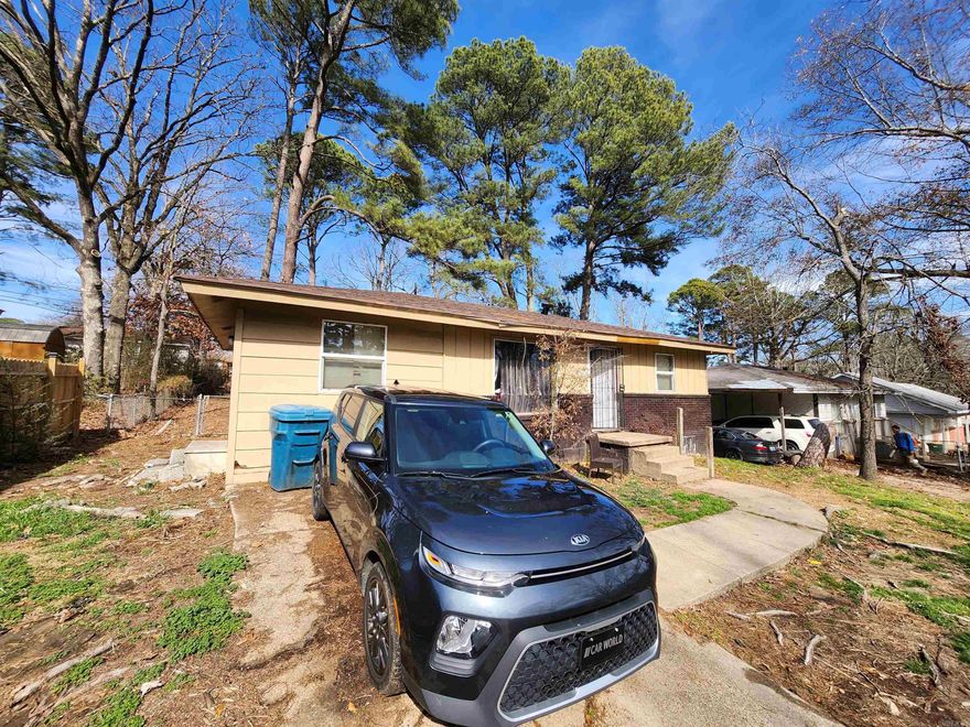 INVESTMENT OPPORTUNITY!! Great portfolio add or flip... Property is Tenant Occupied; Lease is MONTH TO MONTH, $700 MONTHLY, 24 HR NOTICE TO SHOW... SOLD AS-IS   Part of a package, could be purchased in individually or all together. See MLS#