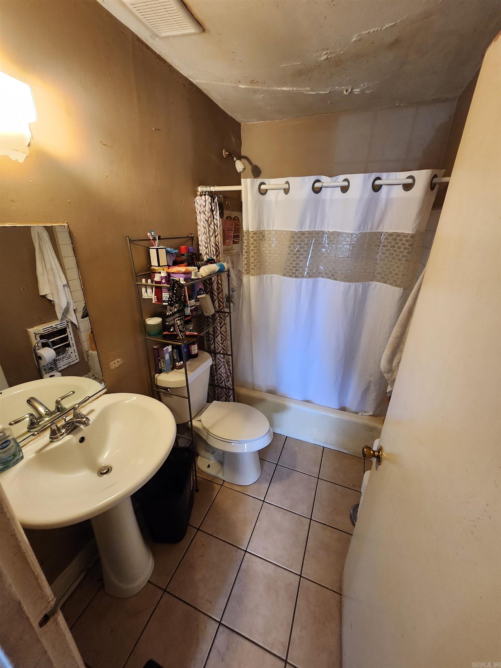 WAKEFIELD VILLAGE - Residential