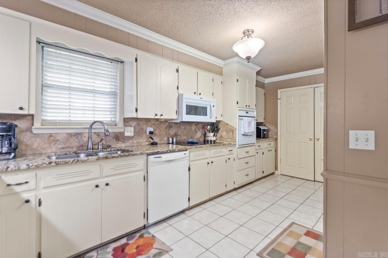 INDIAN HILLS - Residential