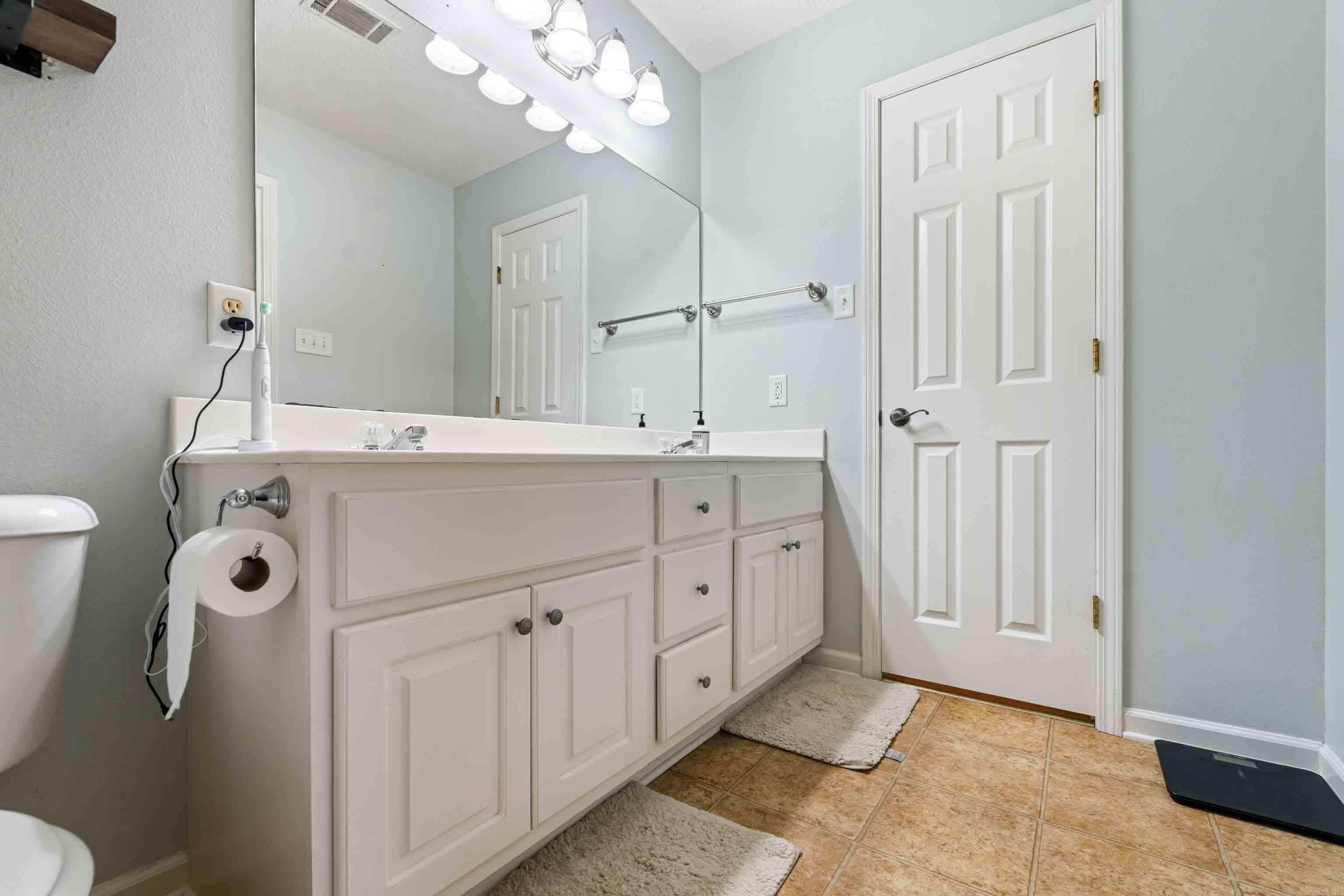 JUSTIN PLACE - Residential