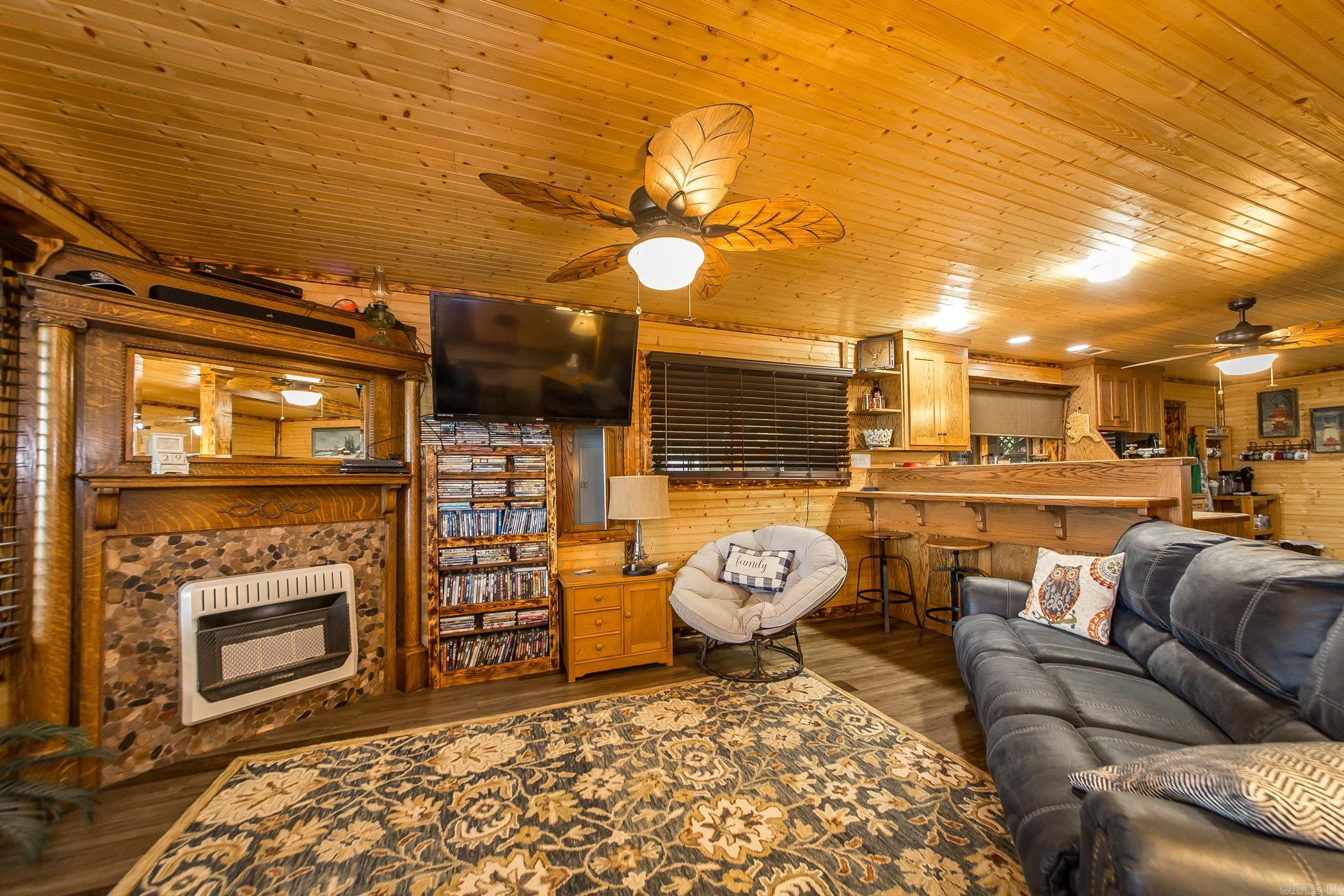 Lakeshore Hills-Andersons Lake - Residential