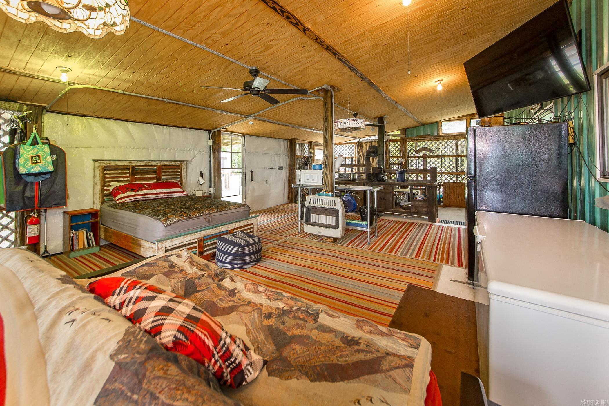 Lakeshore Hills-Andersons Lake - Residential