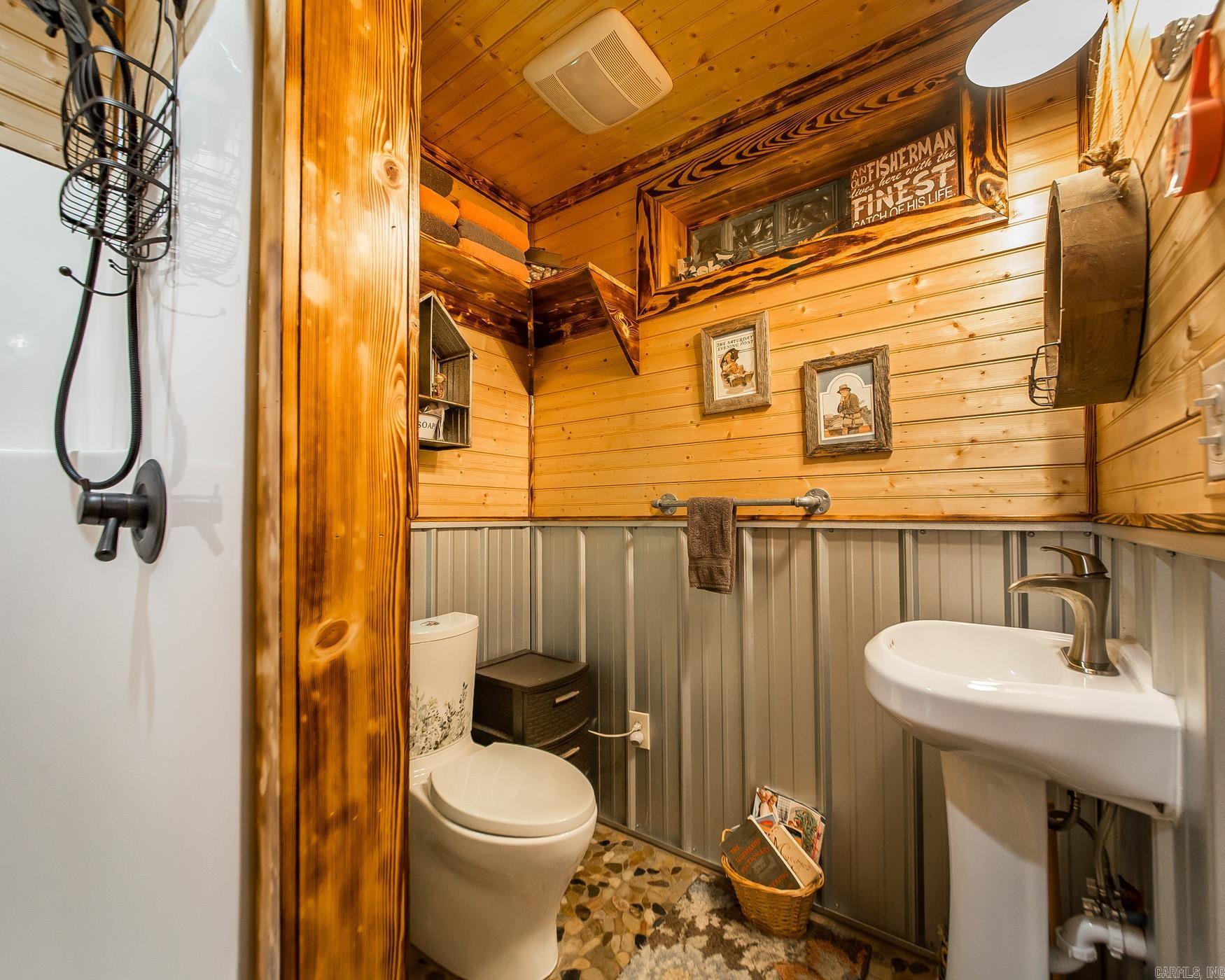 Lakeshore Hills-Andersons Lake - Residential