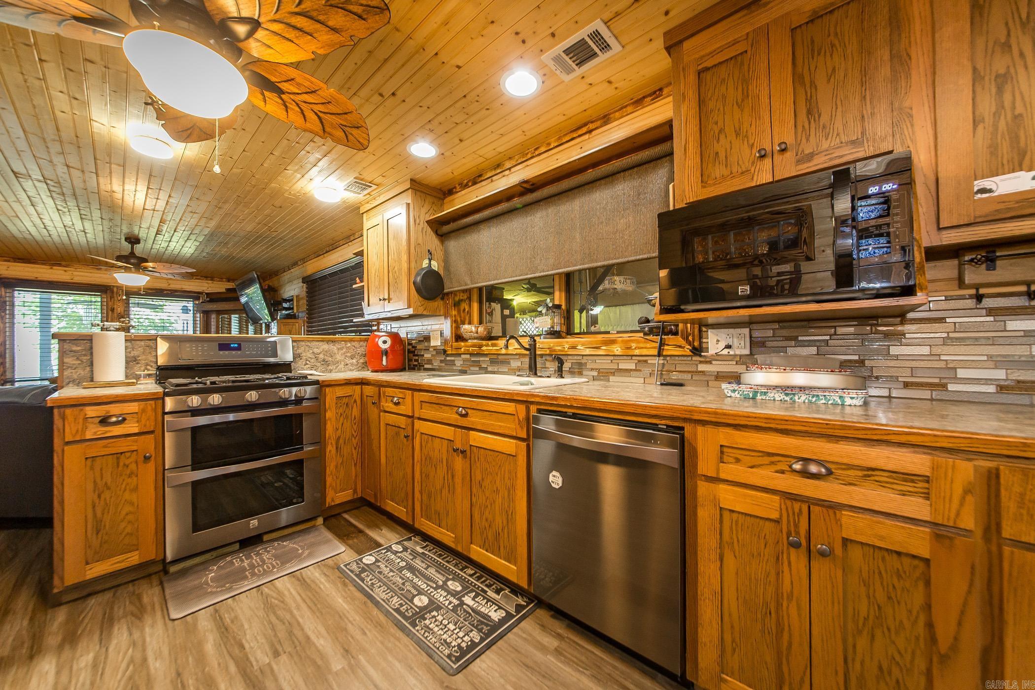 Lakeshore Hills-Andersons Lake - Residential