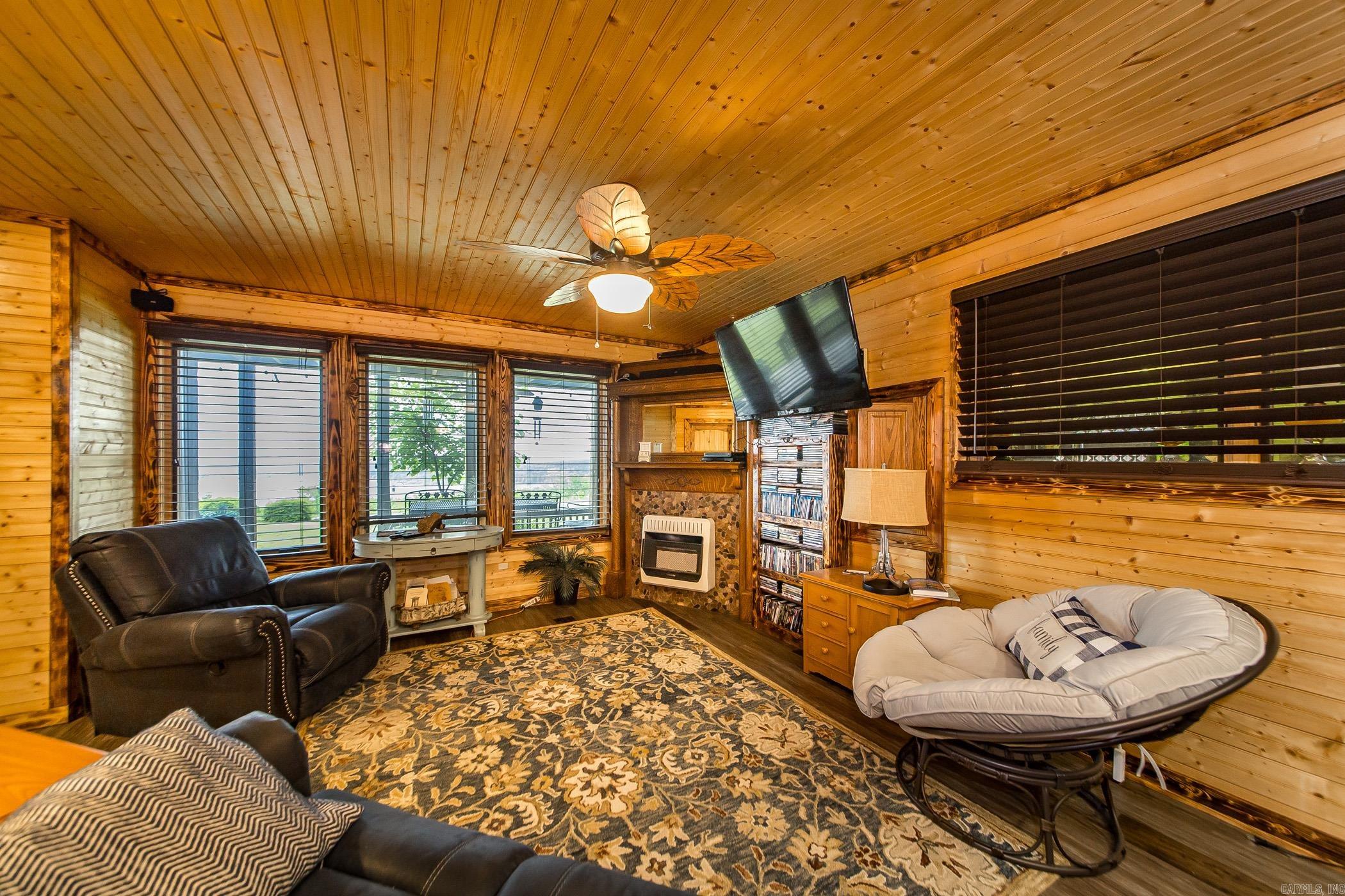 Lakeshore Hills-Andersons Lake - Residential