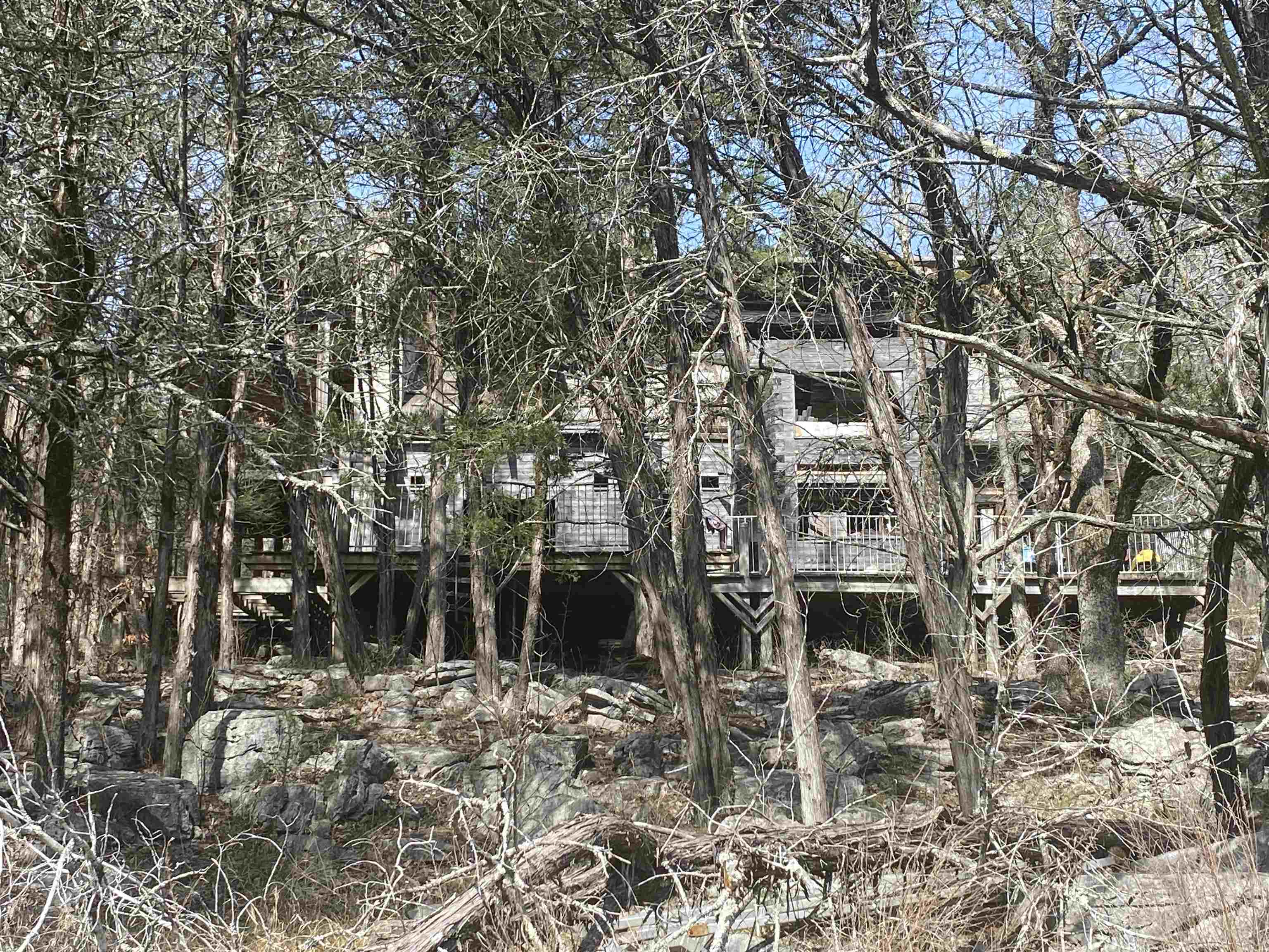 Metes & Bounds - Land