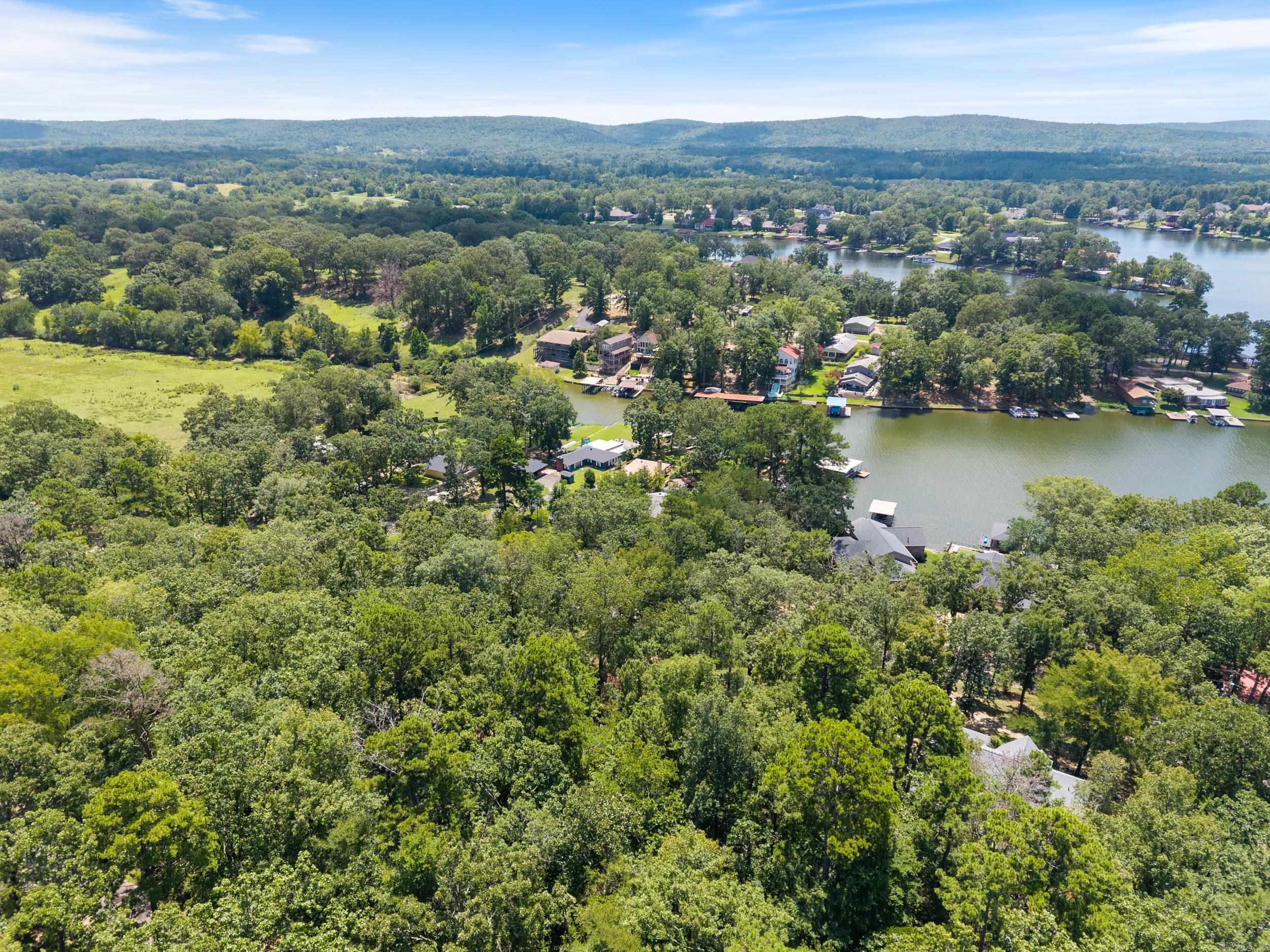 ARKRIDGE LAKE ESTATES - Residential
