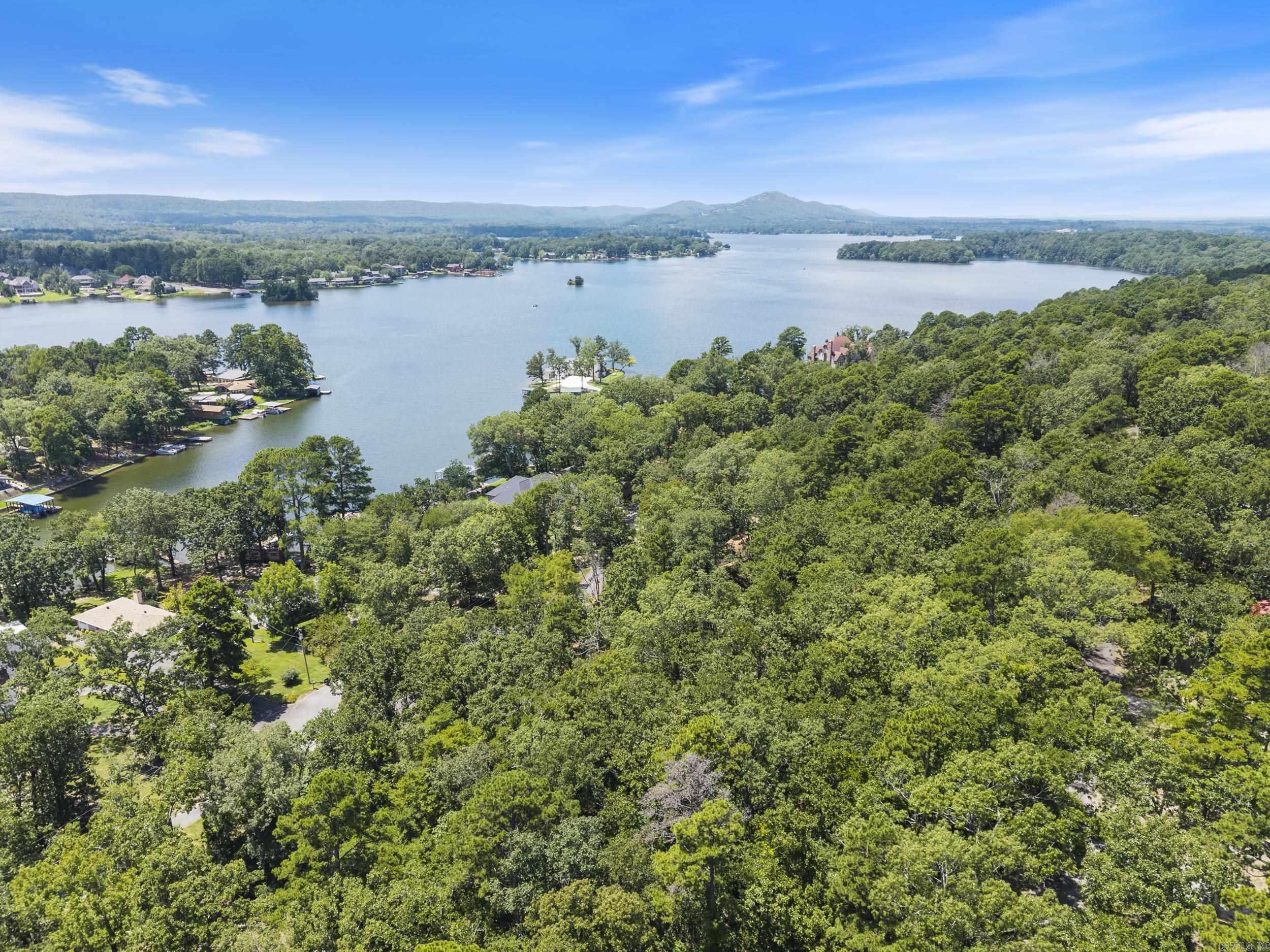 ARKRIDGE LAKE ESTATES - Residential