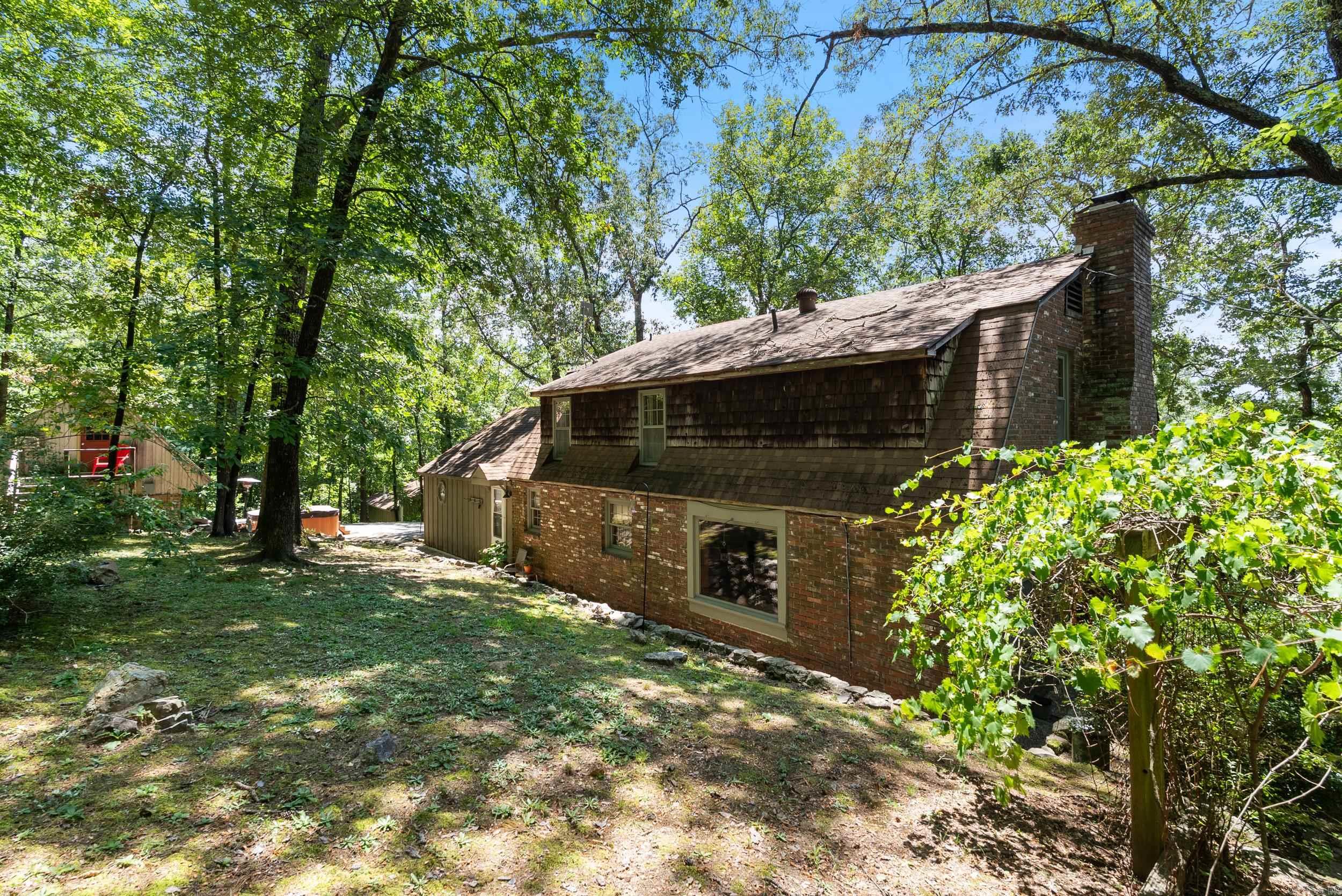ARKRIDGE LAKE ESTATES - Residential