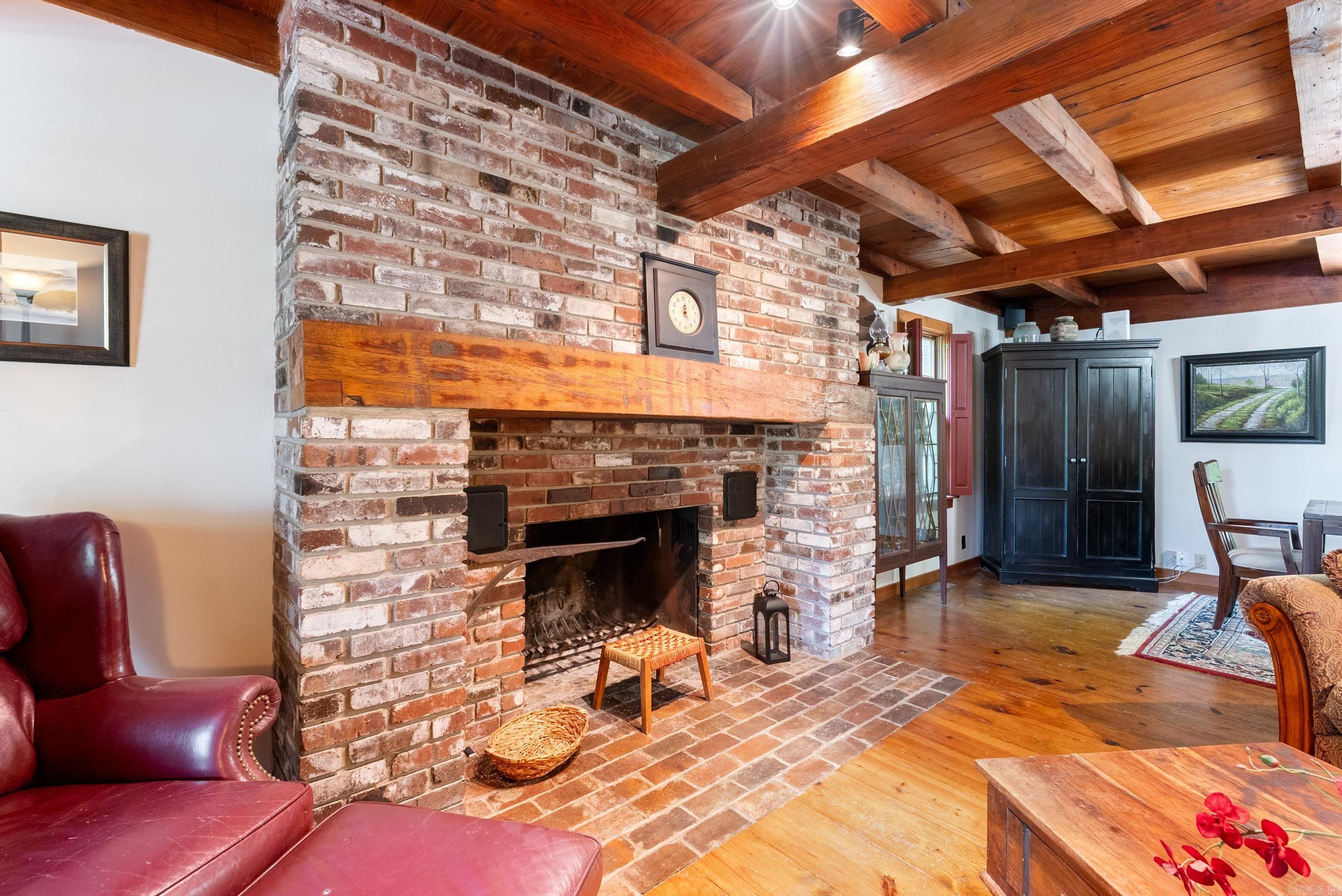 ARKRIDGE LAKE ESTATES - Residential