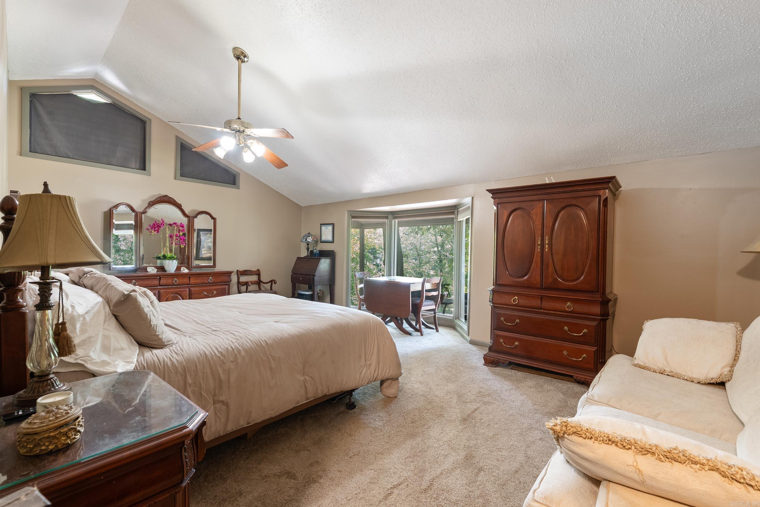 ARKRIDGE LAKE ESTATES - Residential
