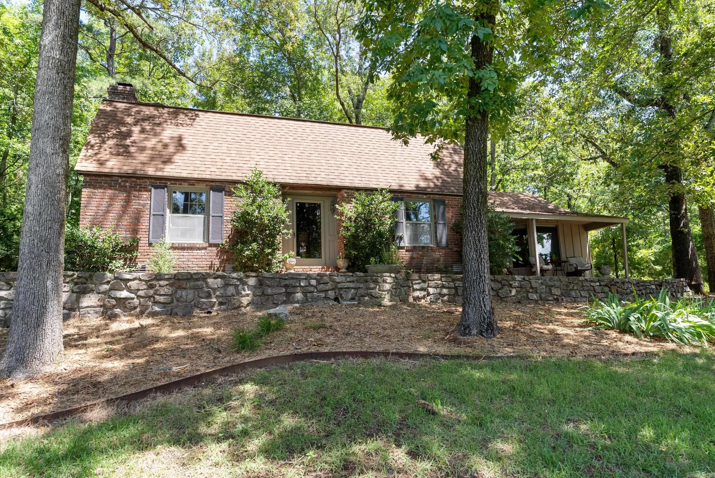 ARKRIDGE LAKE ESTATES - Residential