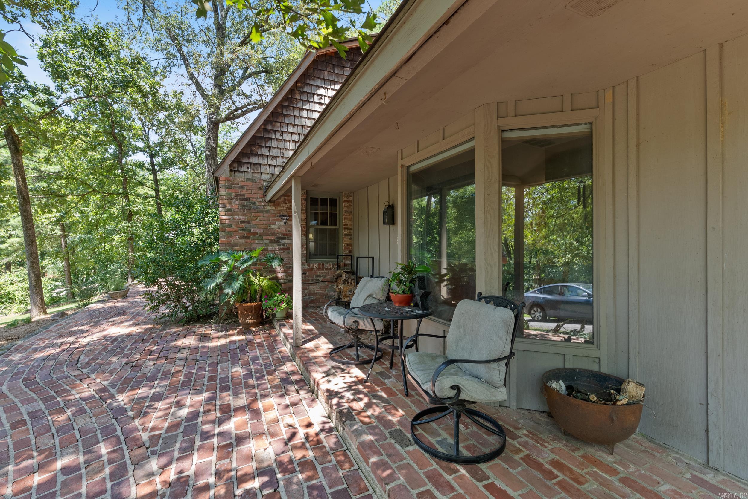 ARKRIDGE LAKE ESTATES - Residential