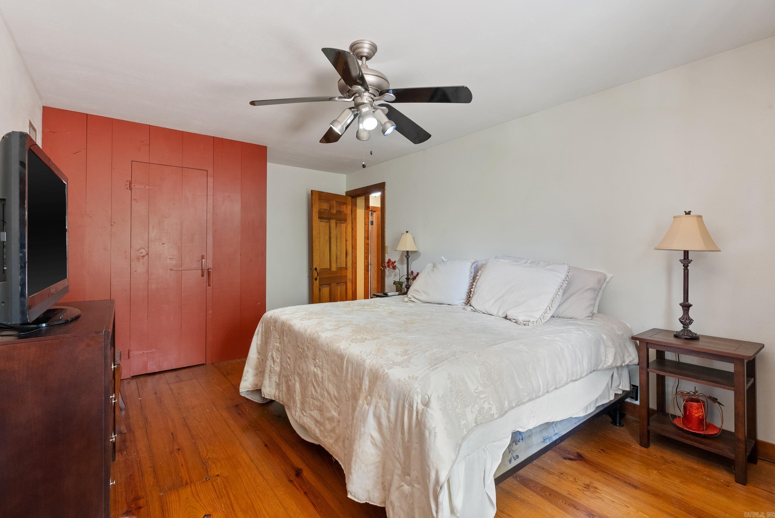 ARKRIDGE LAKE ESTATES - Residential