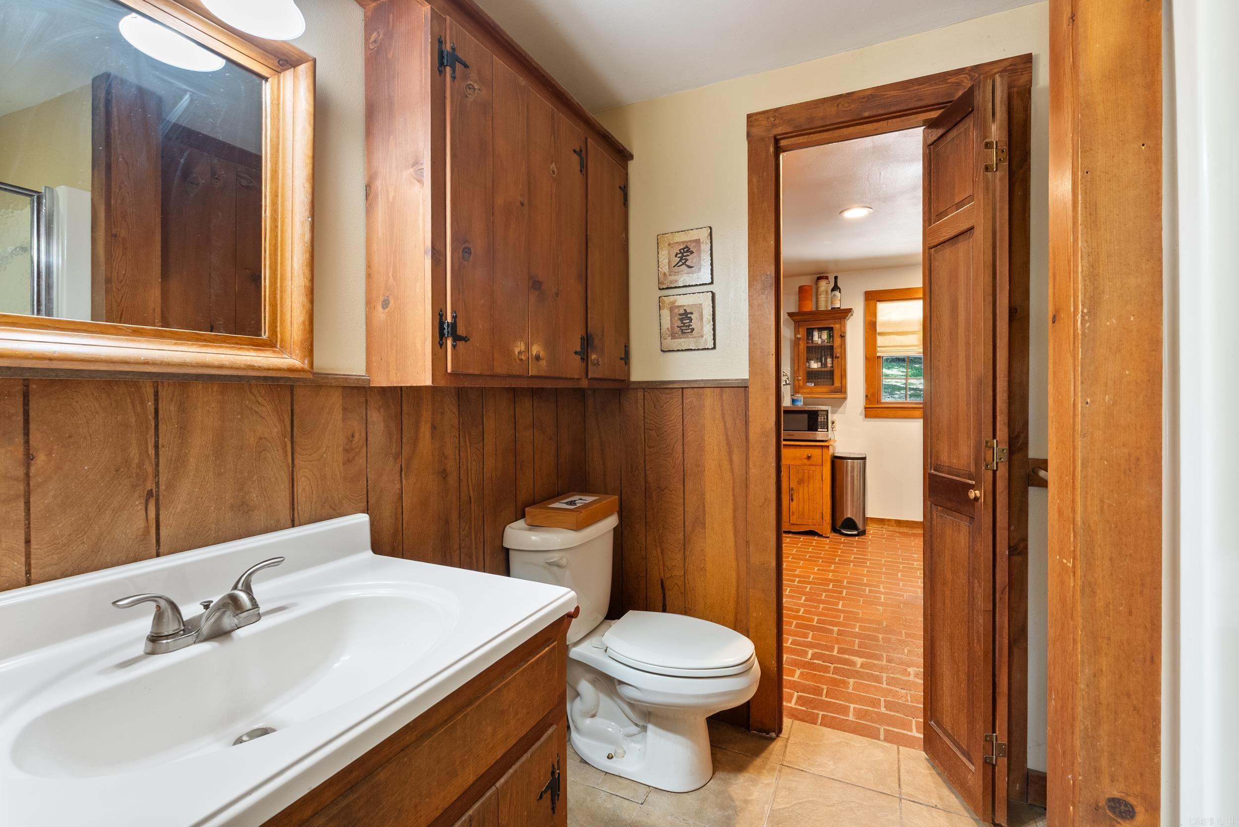 ARKRIDGE LAKE ESTATES - Residential