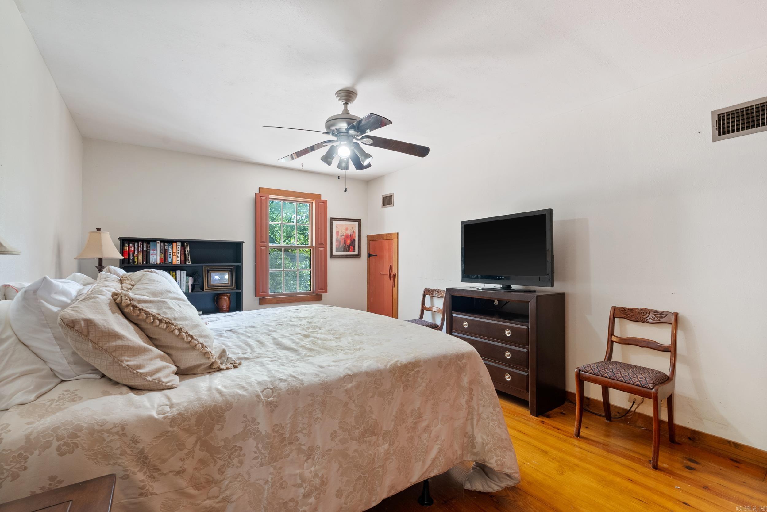 ARKRIDGE LAKE ESTATES - Residential