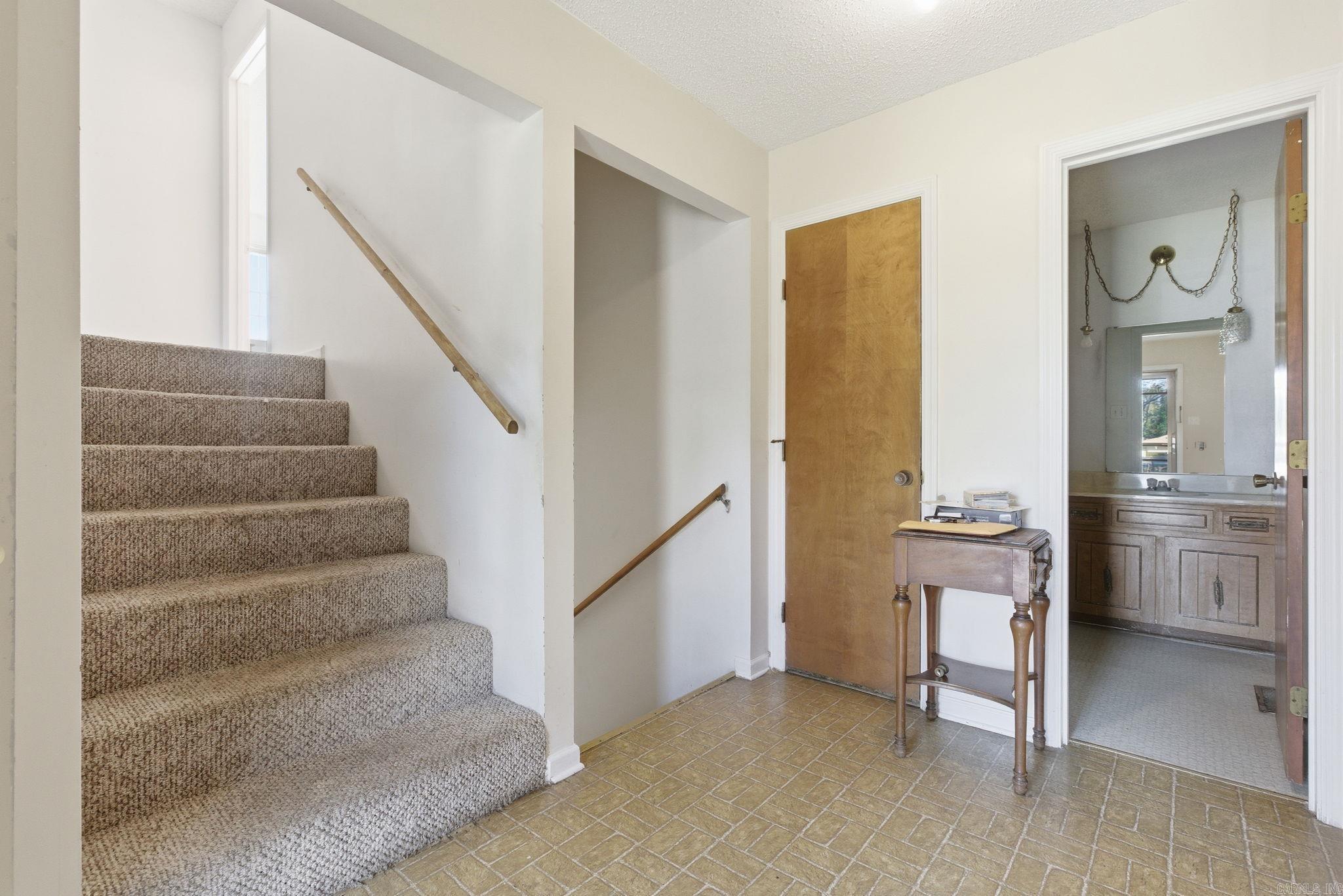 STONEWALL - Residential