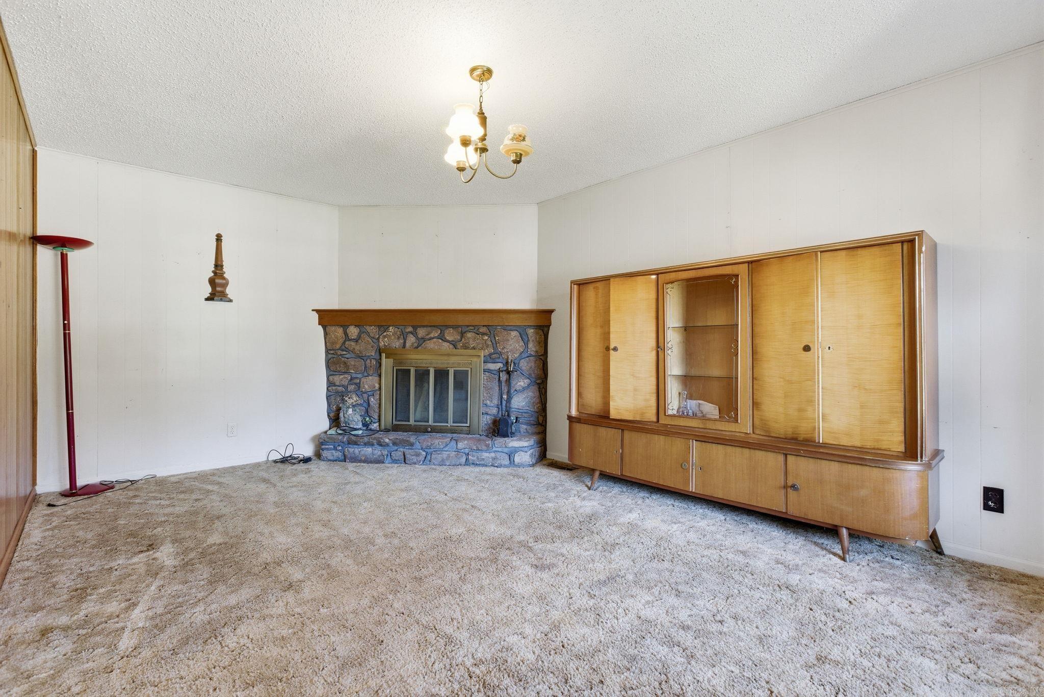 STONEWALL - Residential