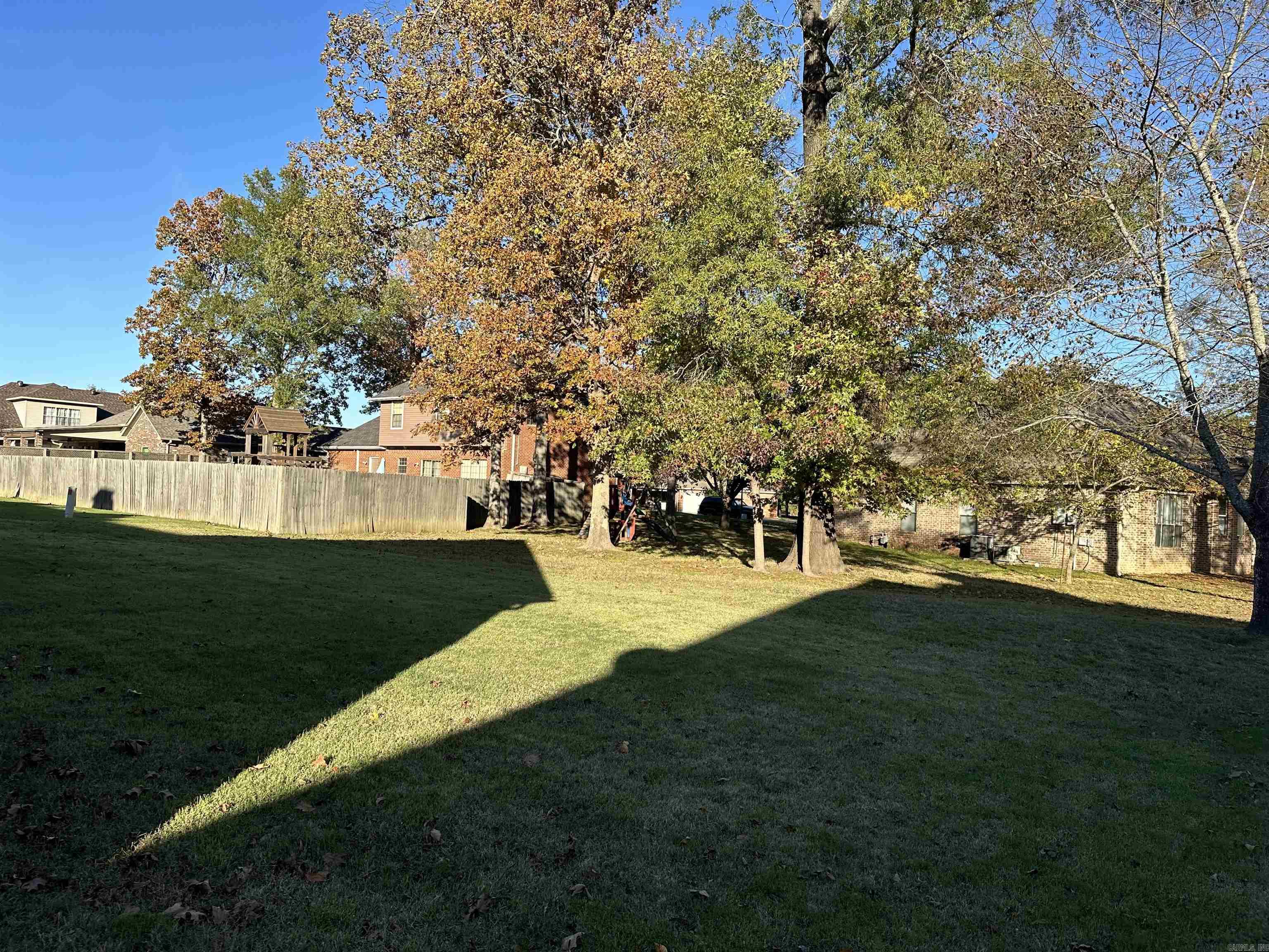 COUNTRY CLUB OF ARK THE - Residential