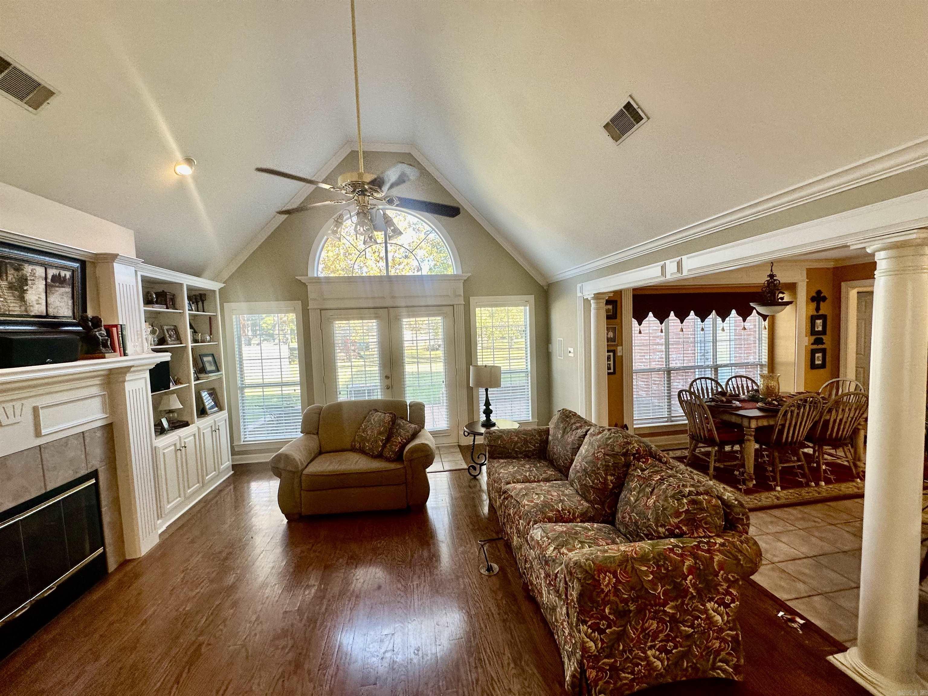 COUNTRY CLUB OF ARK THE - Residential