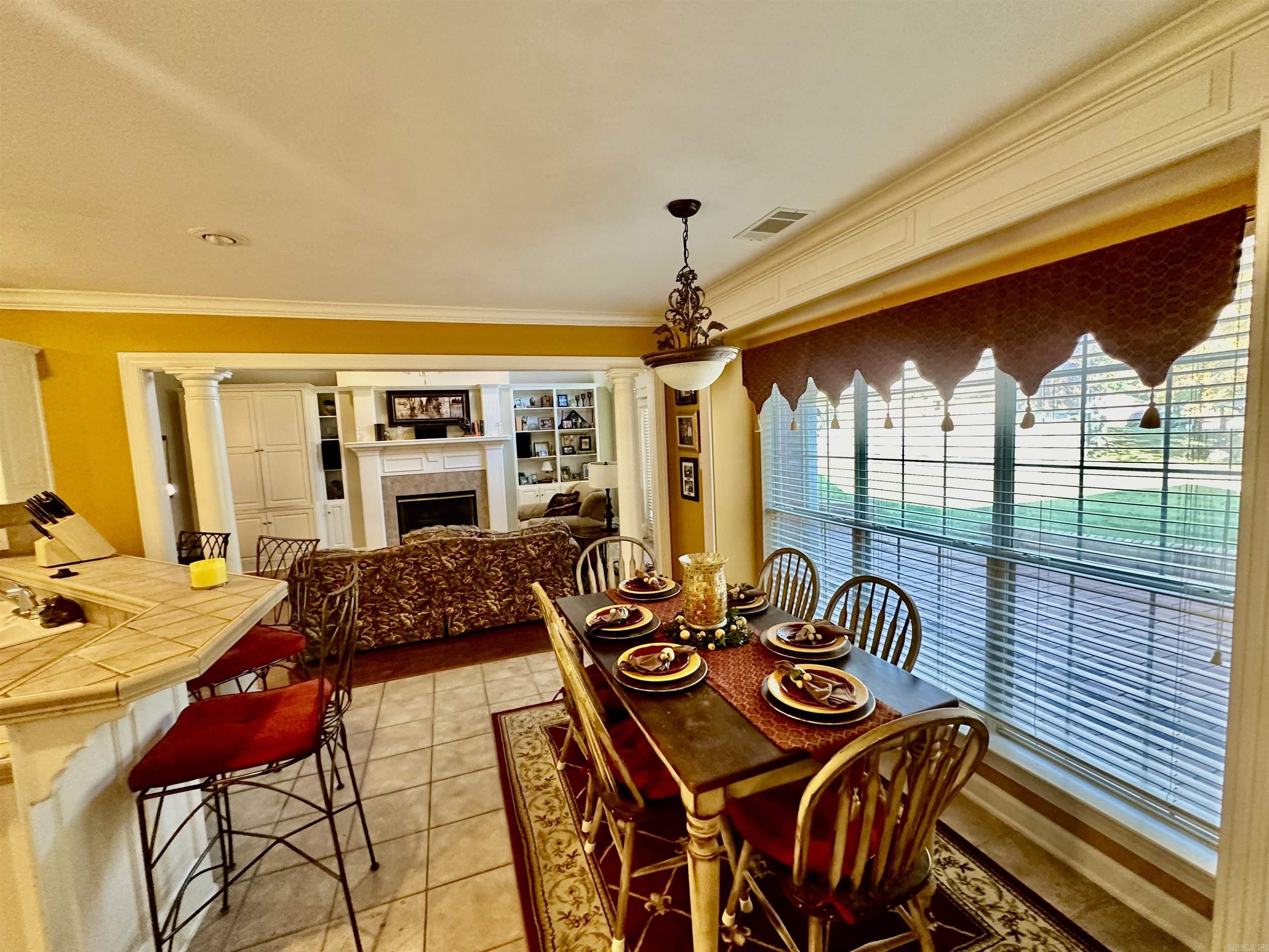 COUNTRY CLUB OF ARK THE - Residential