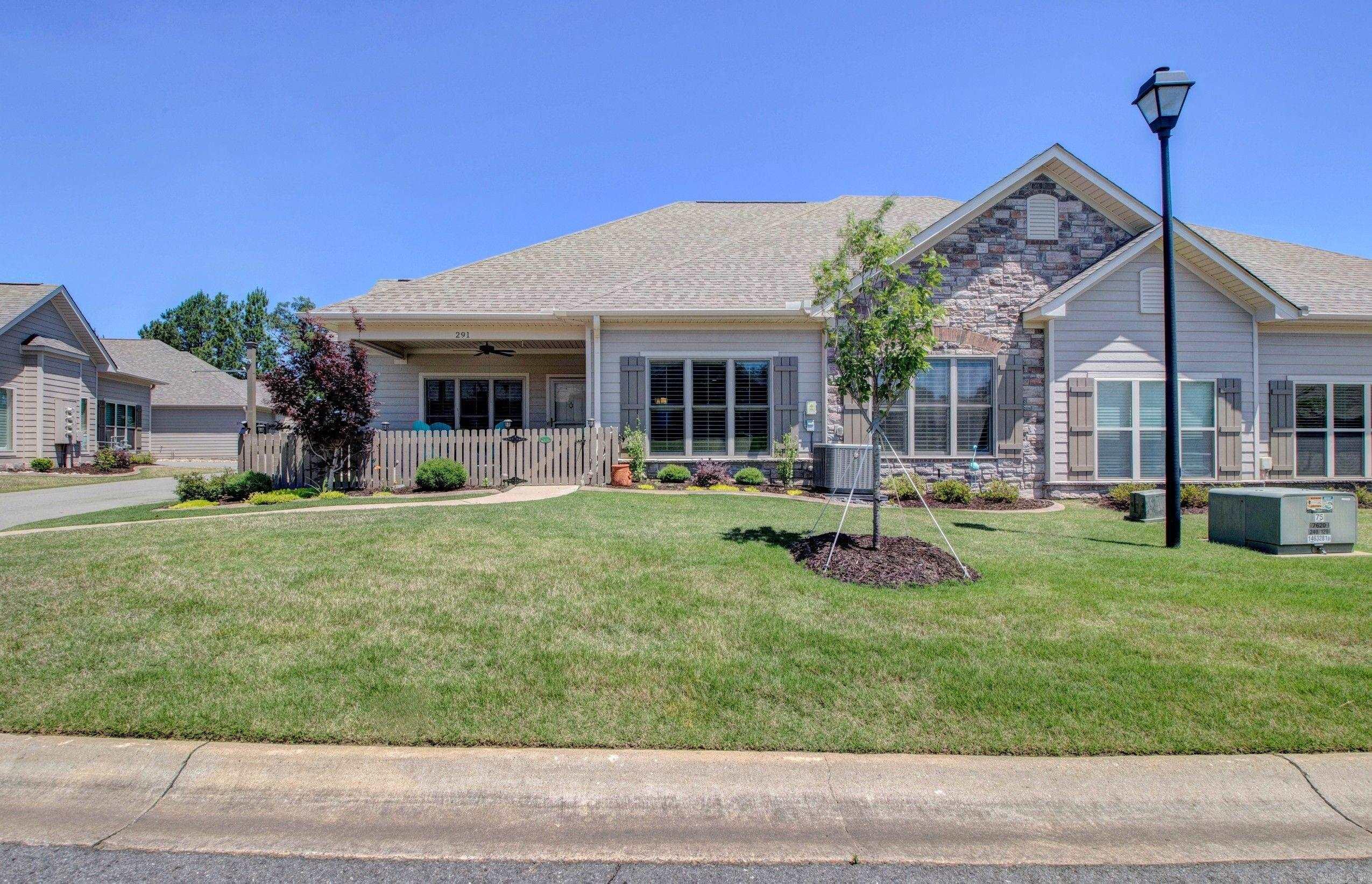 MOUNTAIN TERRACE ESTATES TOWNHOM - Residential