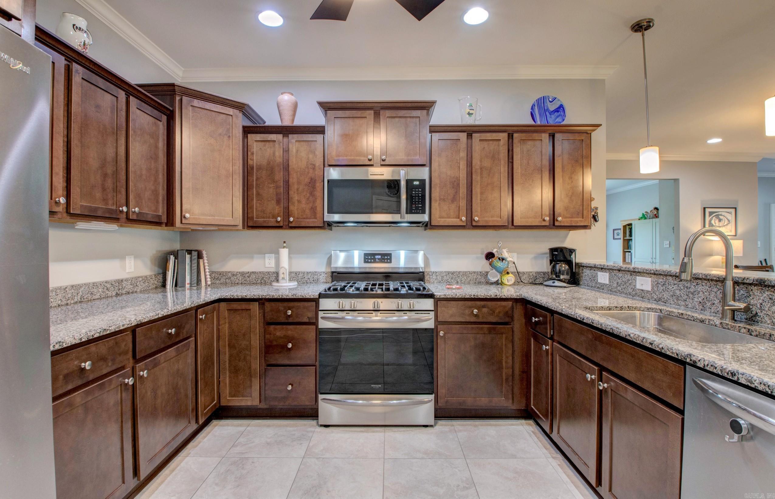 MOUNTAIN TERRACE ESTATES TOWNHOM - Residential