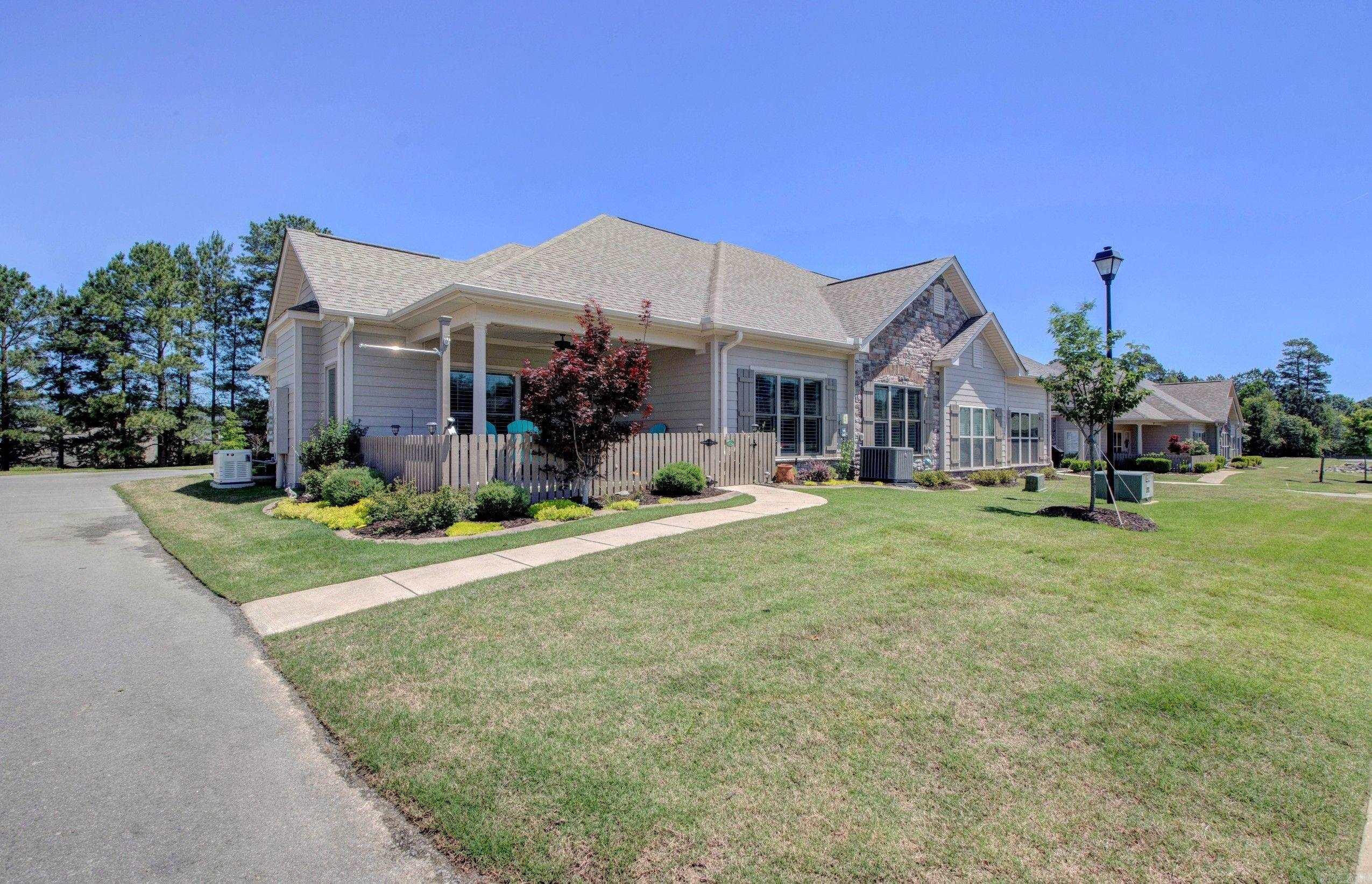 MOUNTAIN TERRACE ESTATES TOWNHOM - Residential