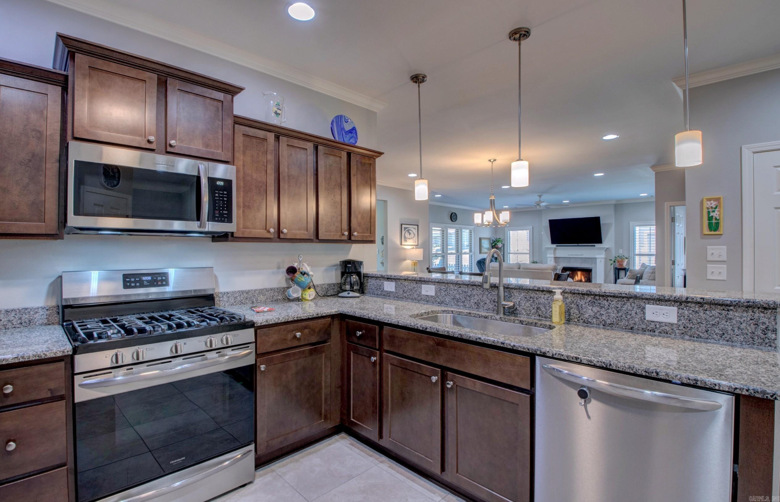 MOUNTAIN TERRACE ESTATES TOWNHOM - Residential