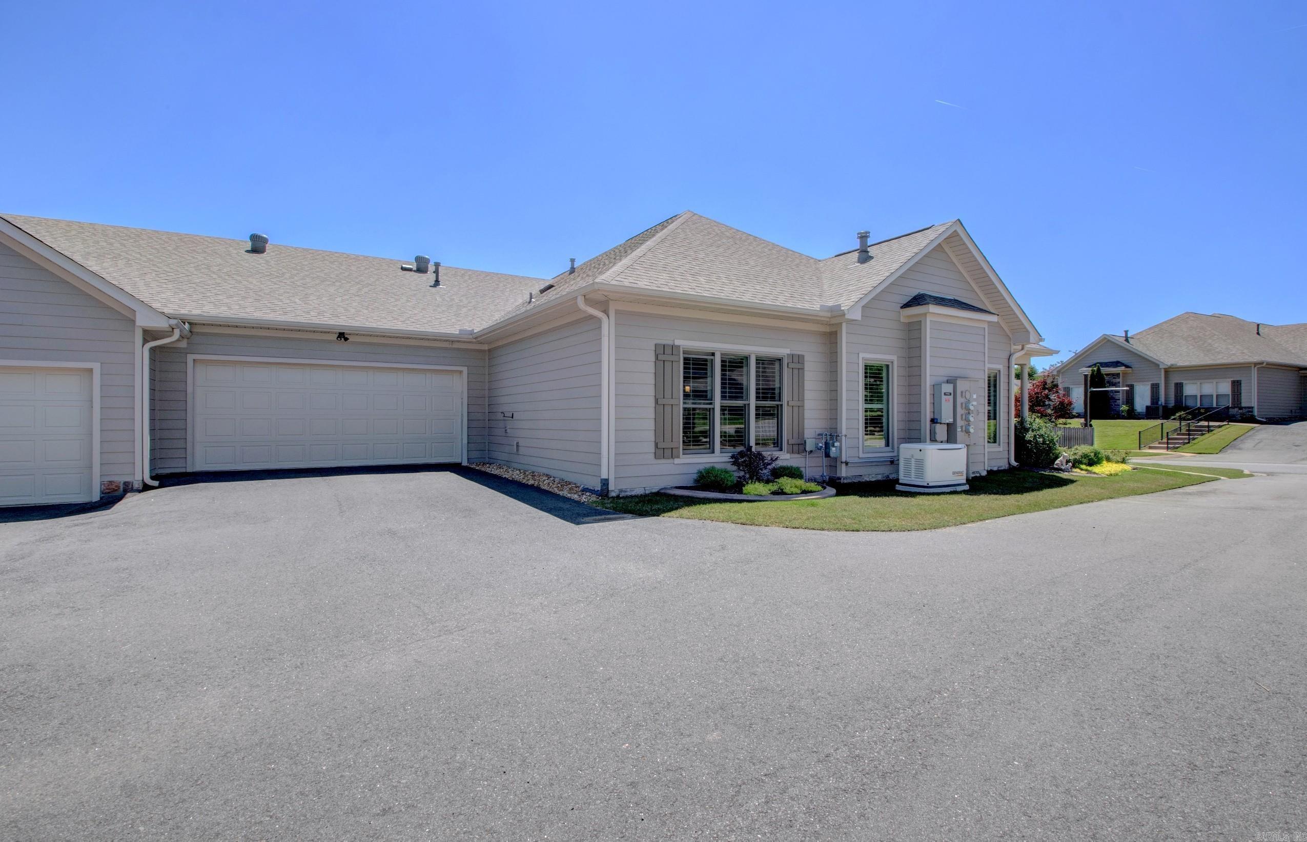 MOUNTAIN TERRACE ESTATES TOWNHOM - Residential