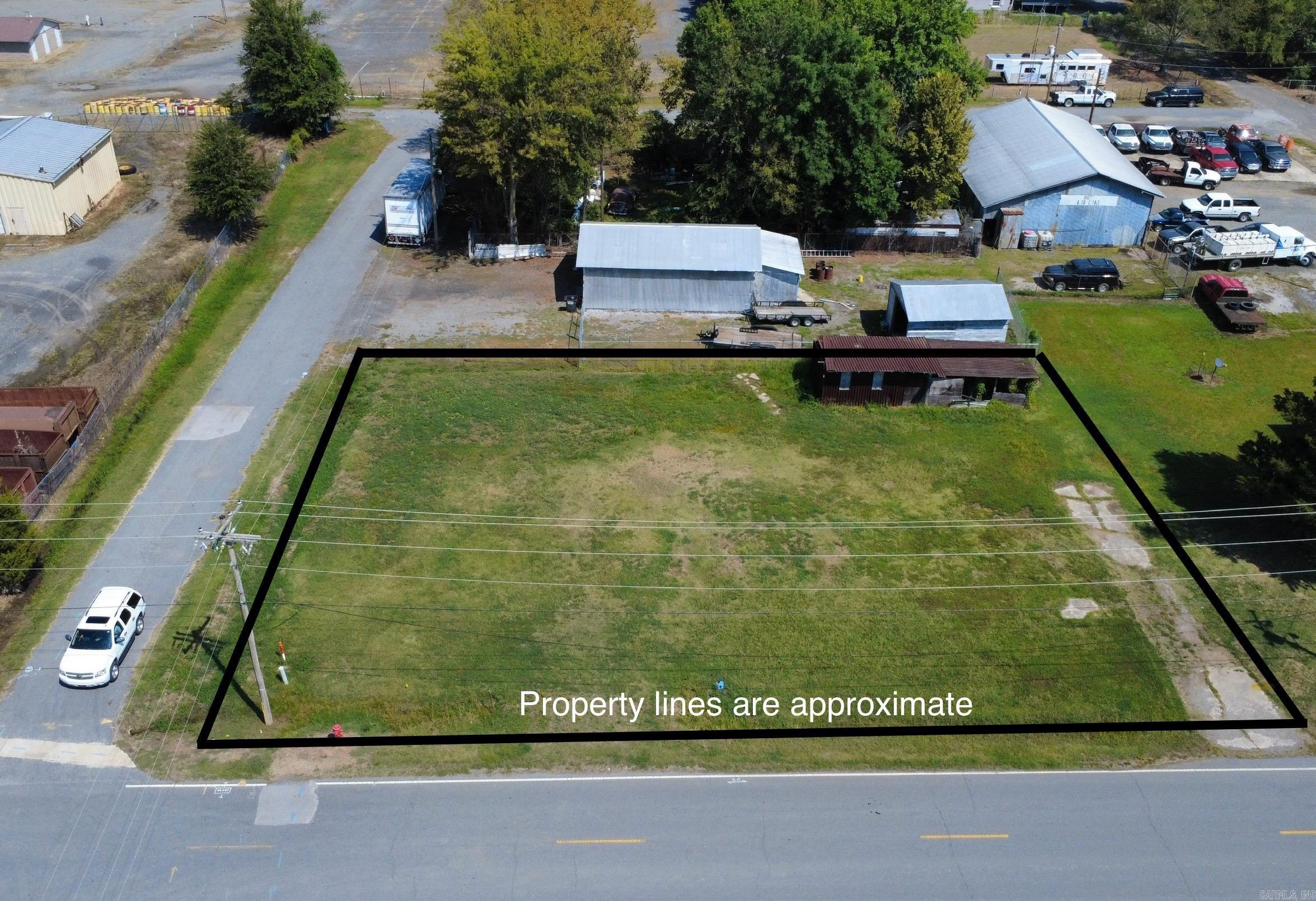 Level subdivision lot in the heart of Lonoke, ready for your new build. Sitting on approximately a quarter acre, this property offers plenty of space in a convenient location close to town amenities.