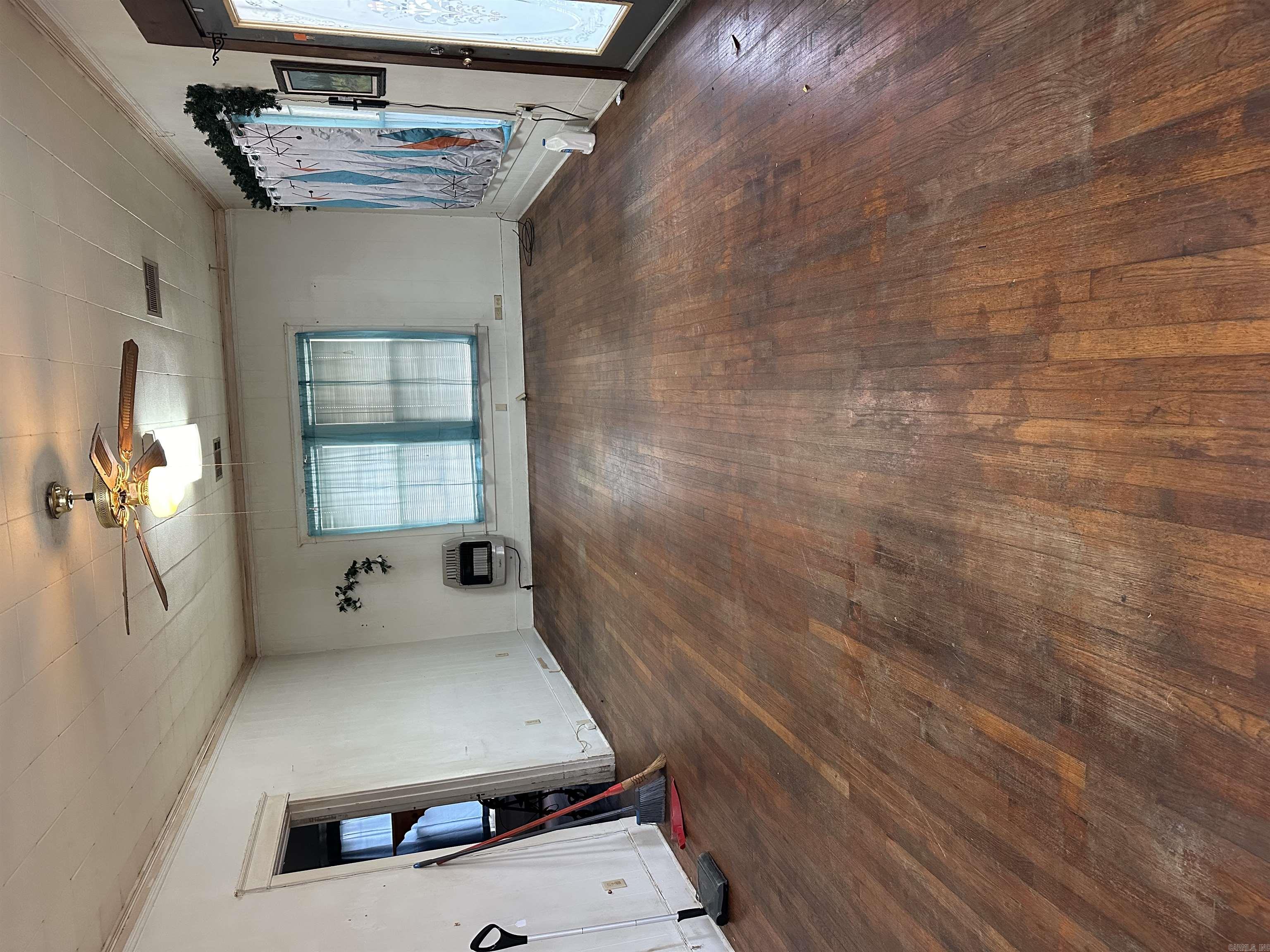 LUND & HILL (ORIGINAL TOWN) - Residential