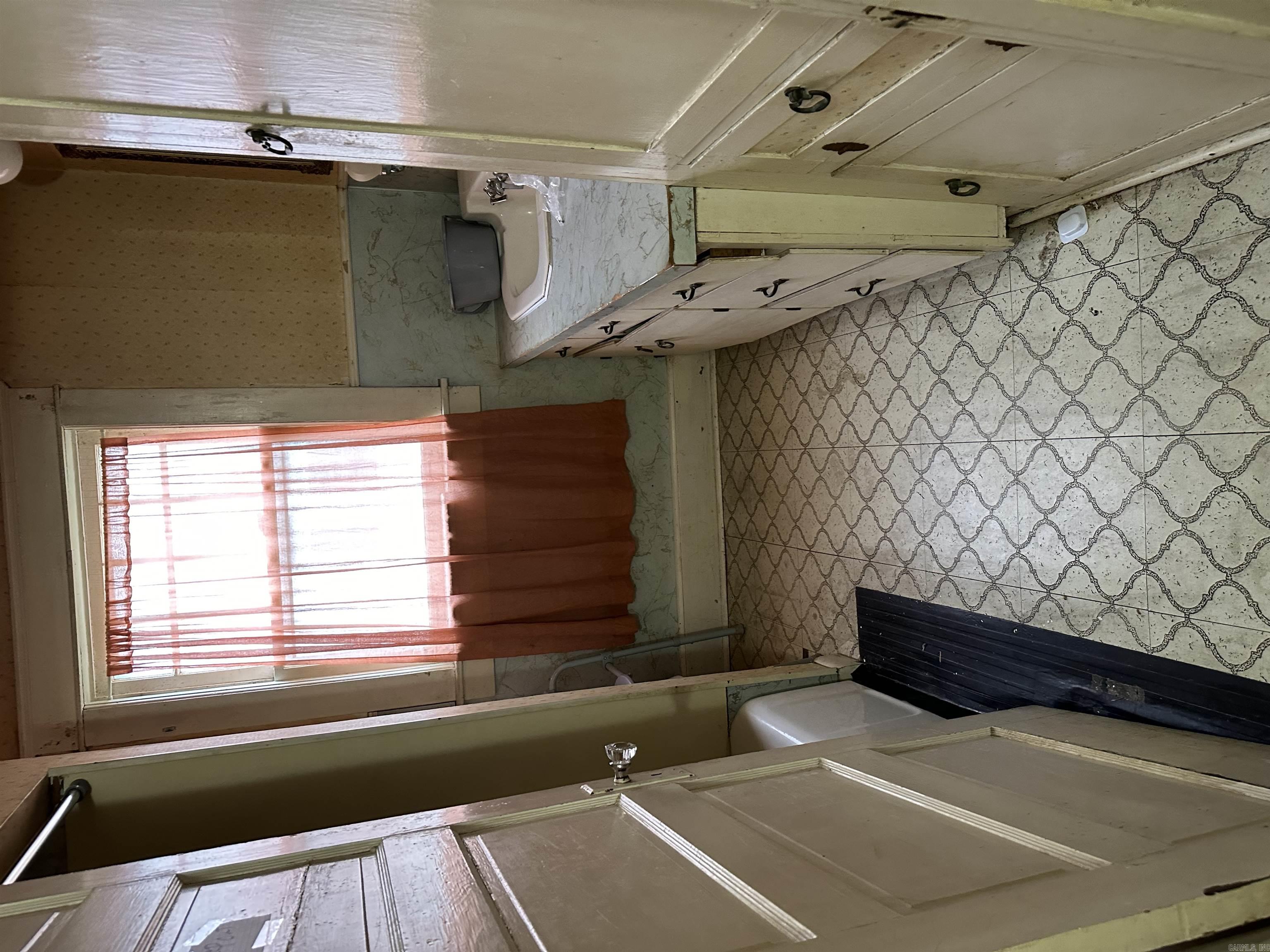 LUND & HILL (ORIGINAL TOWN) - Residential