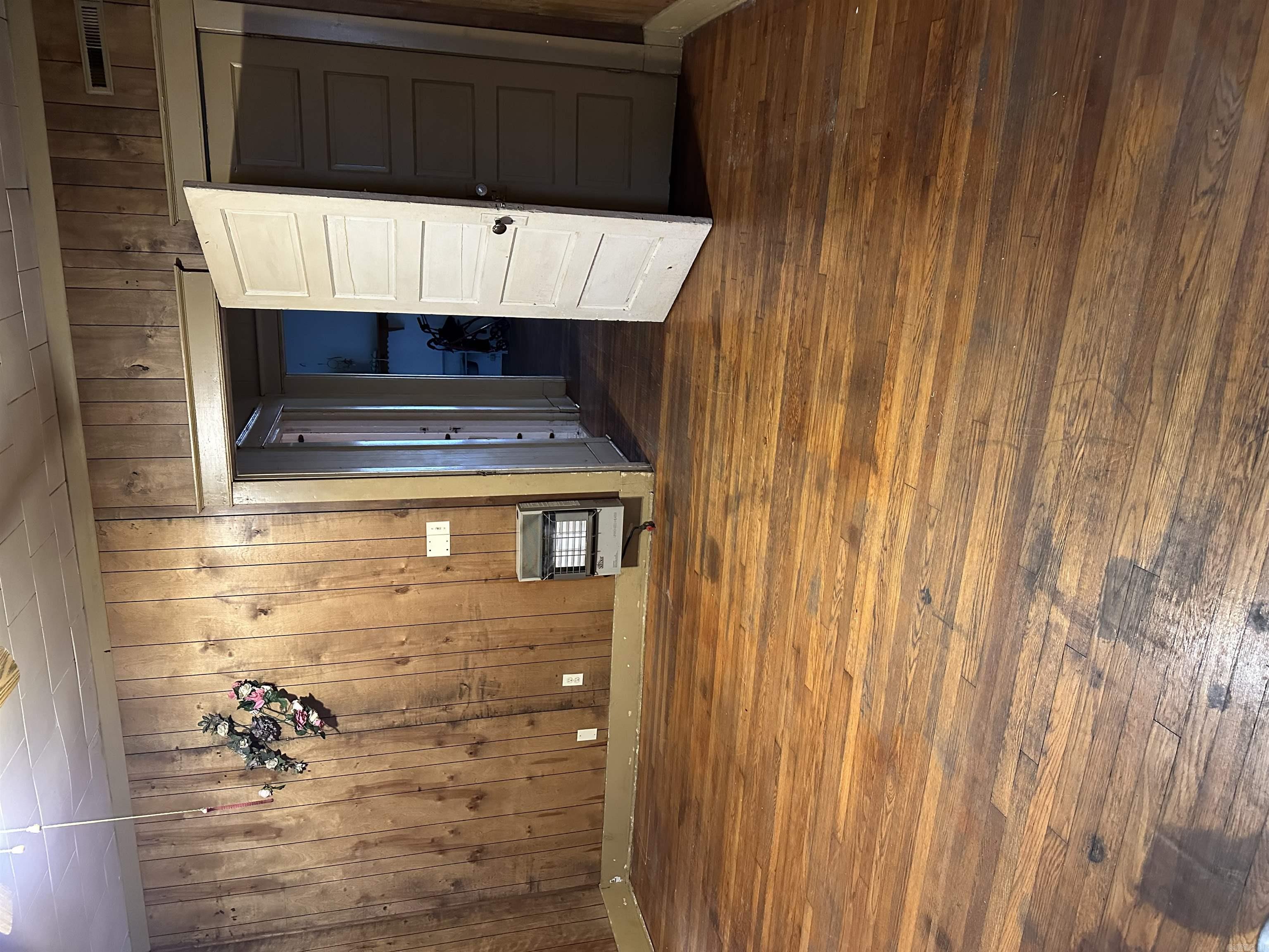 LUND & HILL (ORIGINAL TOWN) - Residential