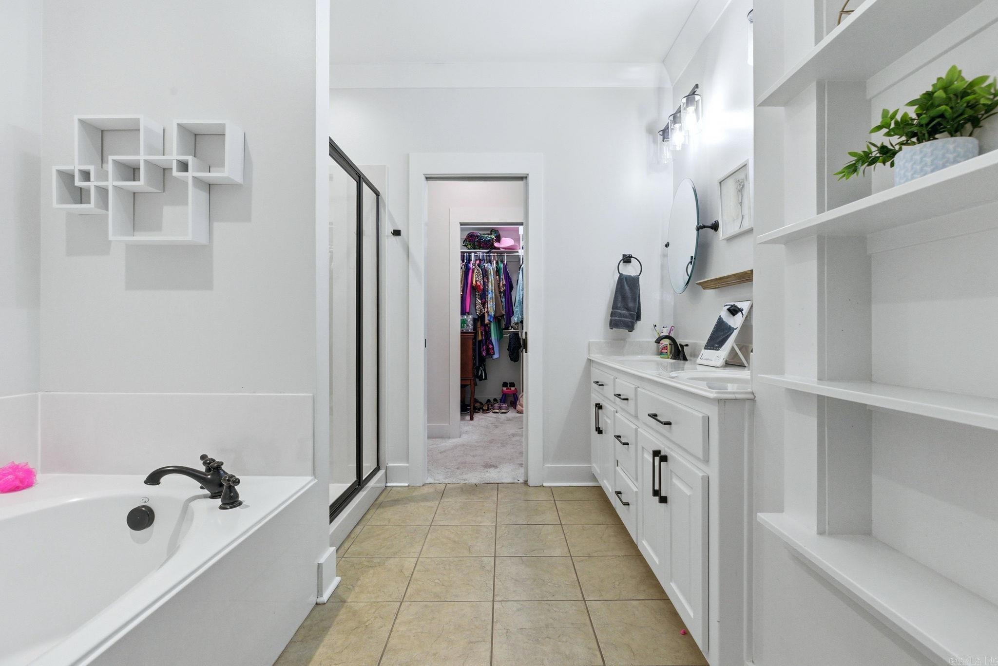 MIDTOWN BRYANT - Residential