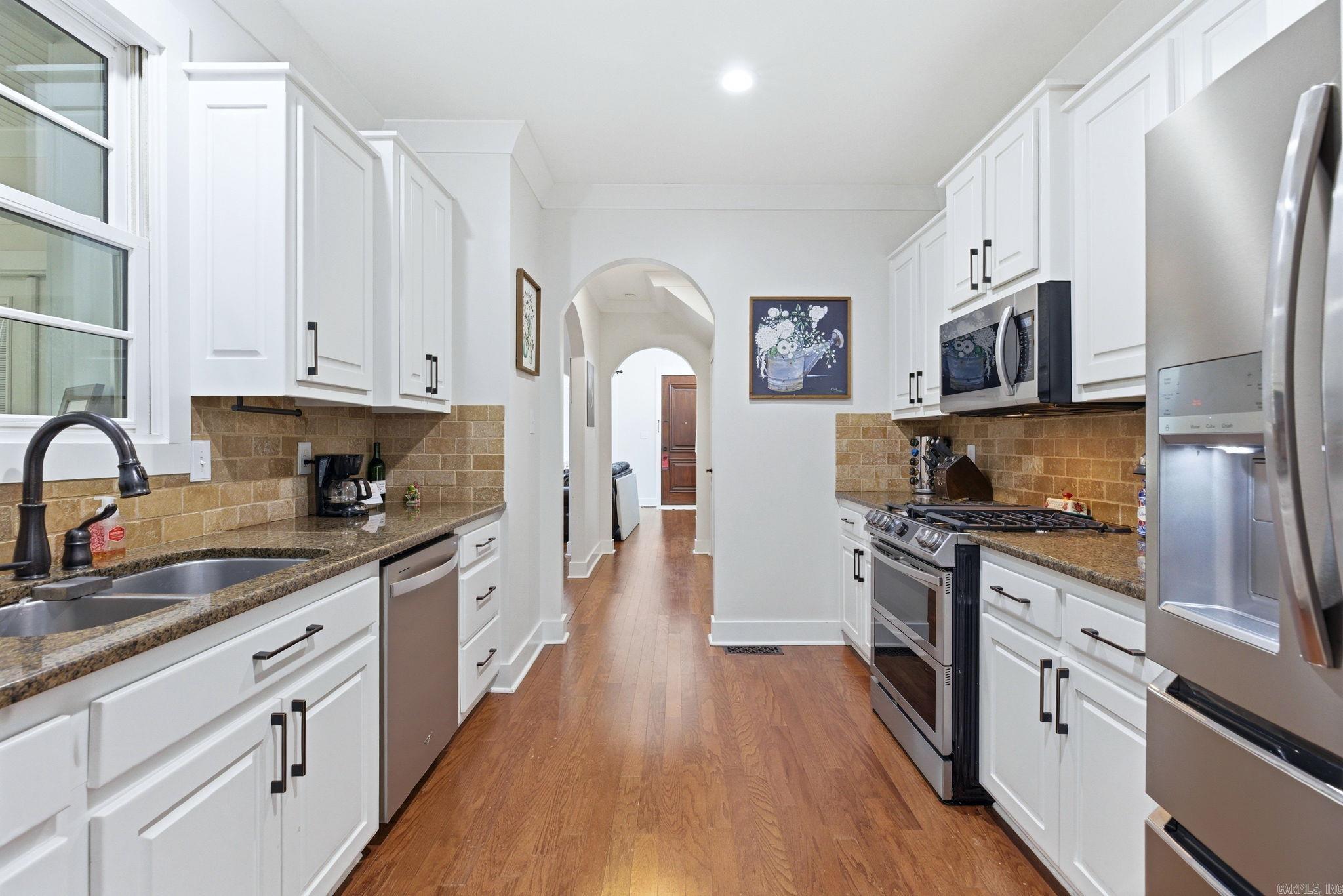 MIDTOWN BRYANT - Residential